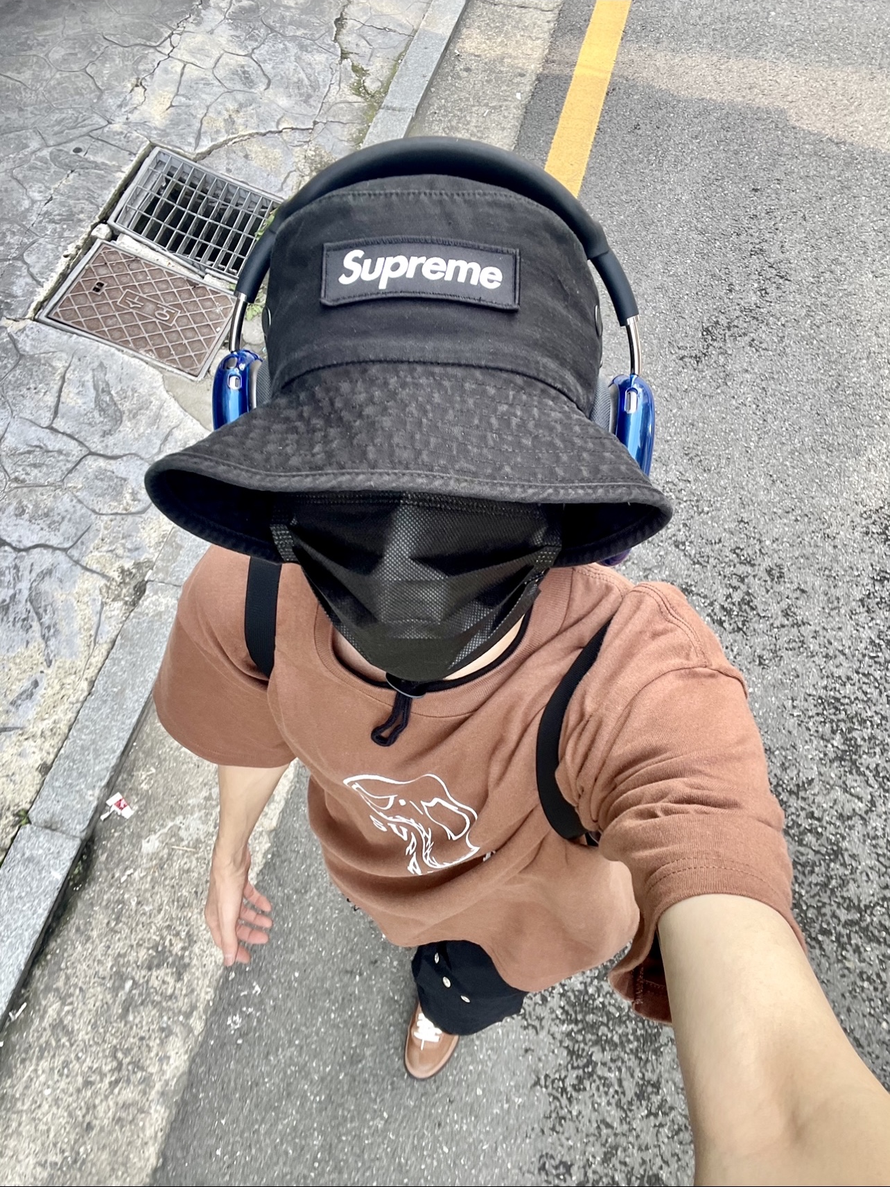 Nike x Tom Sachs General Purpose Shoe Brown, Supreme Skeleton T-Shirt Brown - 23FW 착용 스타일 - 1