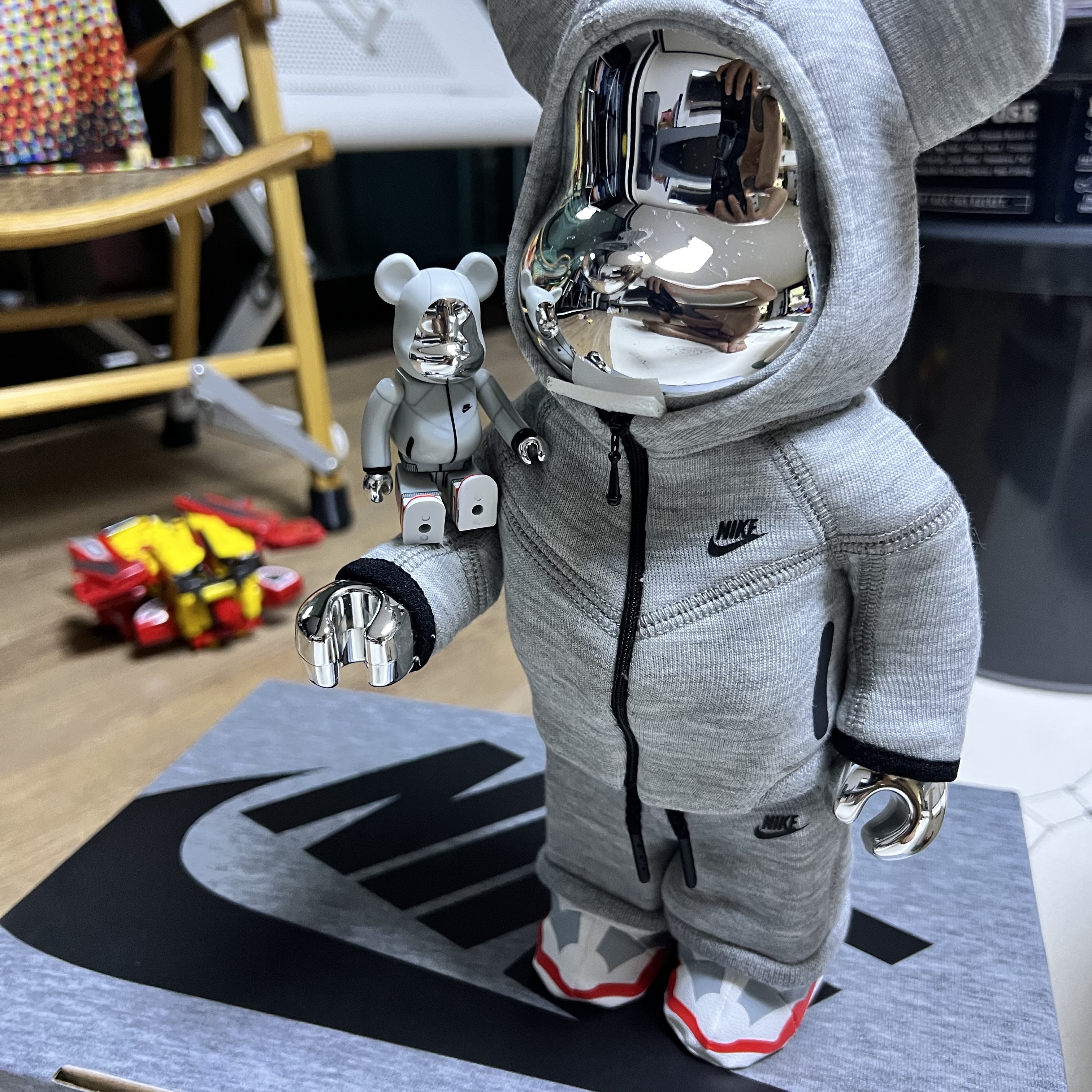 Bearbrick x Nike Tech Fleece N98 100% & 400& Set 착용 스타일 - 4
