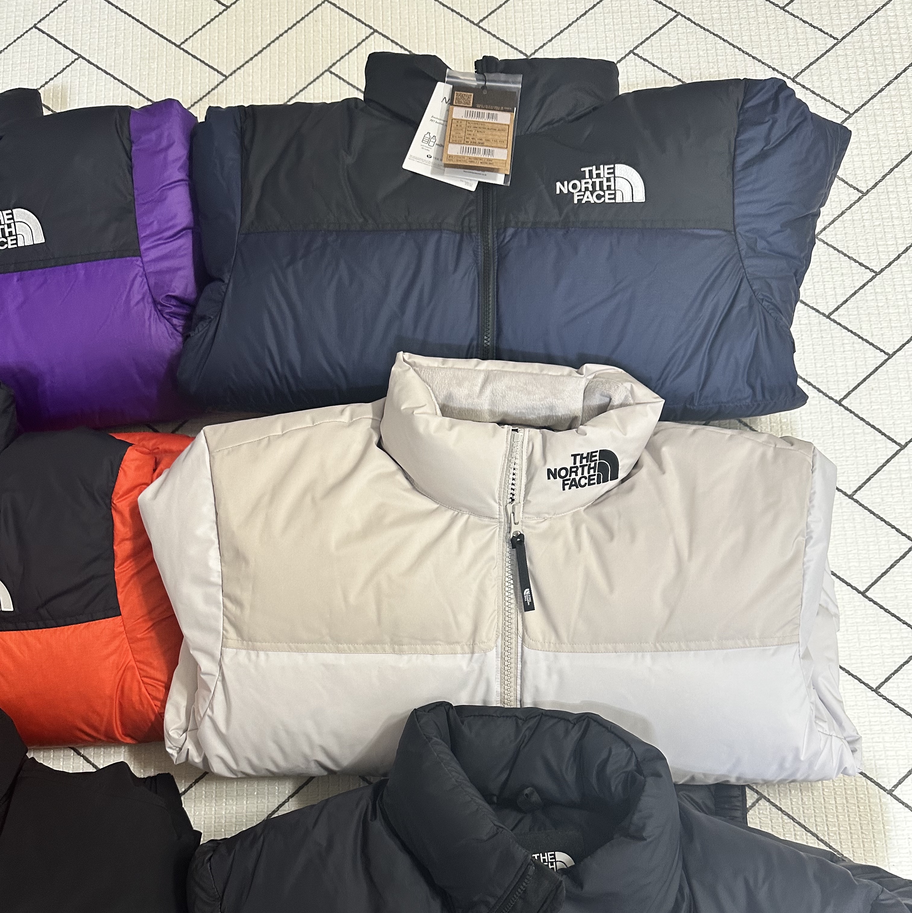 The North Face 1996 Eco Nuptse Jacket Navy 착용 스타일 - 1