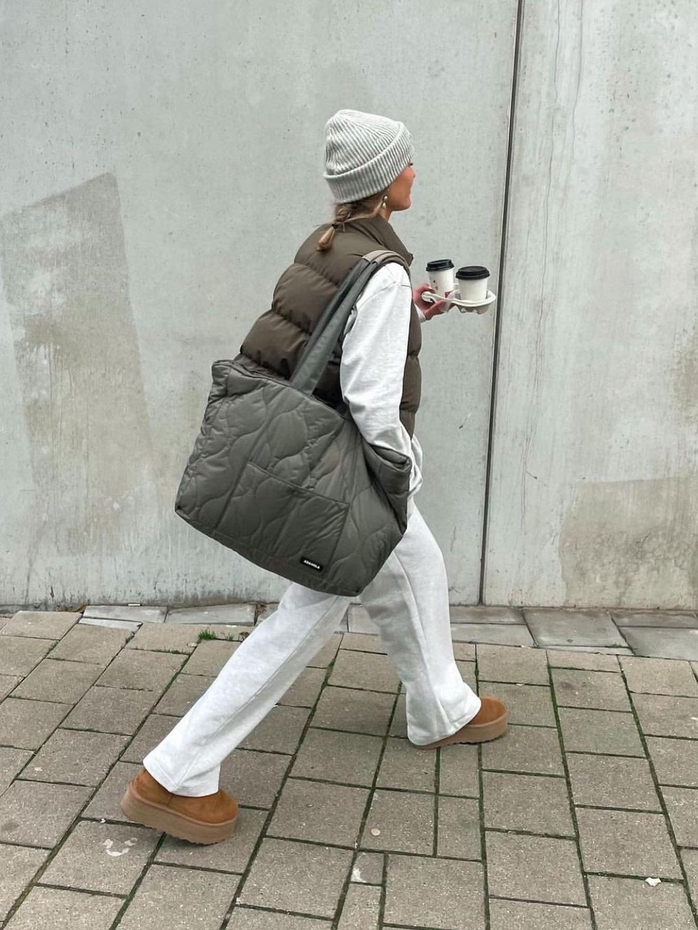Moncler Sumido Down Vest Grass Green - 22FW, The North Face 1996 Retro Nuptse Vest Black 착용 스타일 - 3