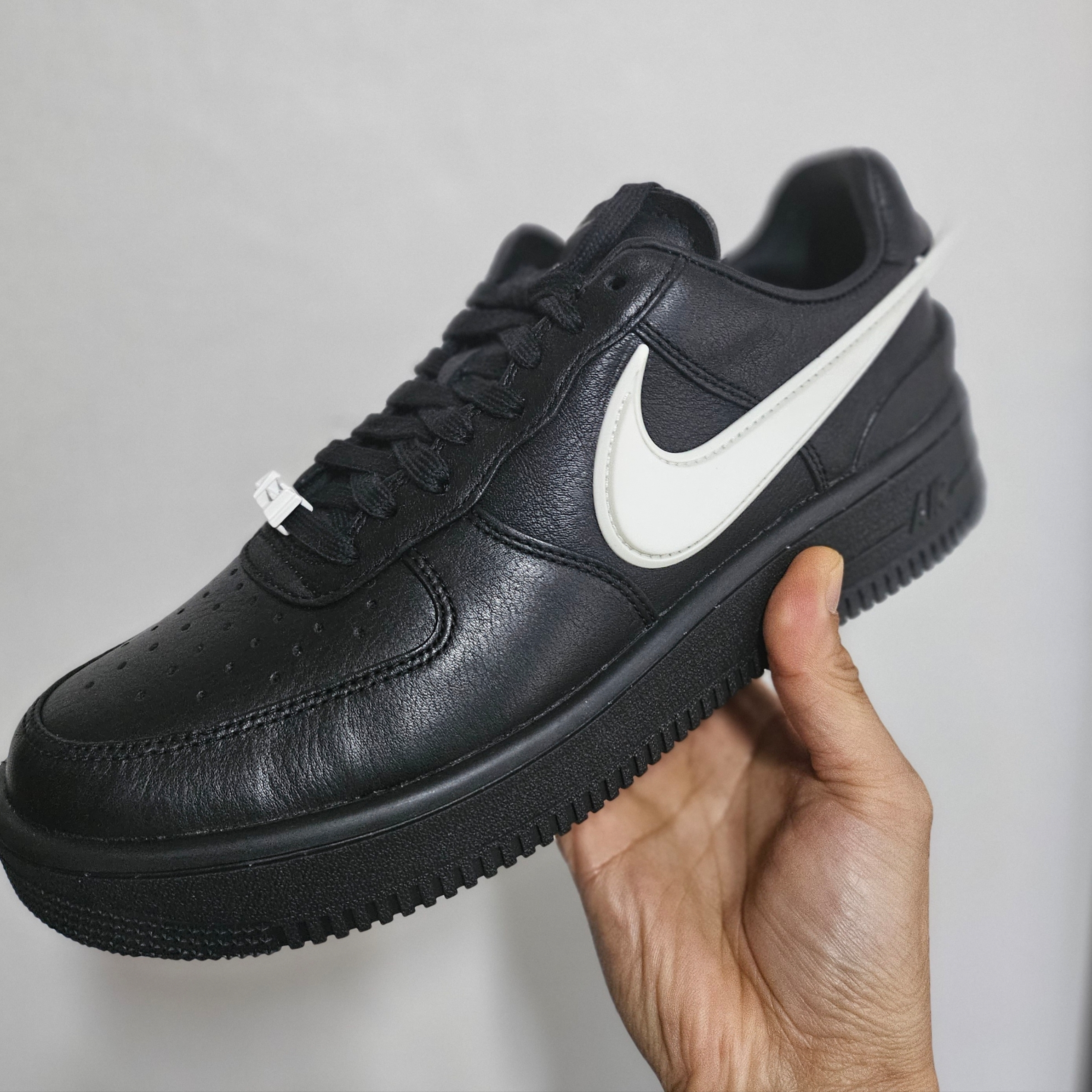 Nike x Ambush Air Force 1 Low SP Black 착용 스타일 - 1