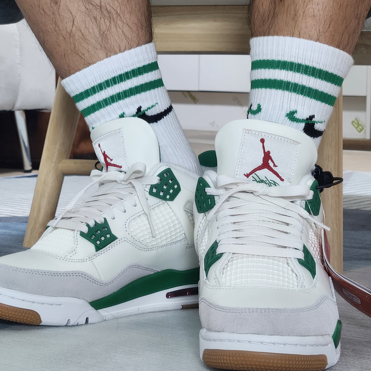 Jordan 4 x Nike SB Retro SP Pine Green 착용 스타일 - 2