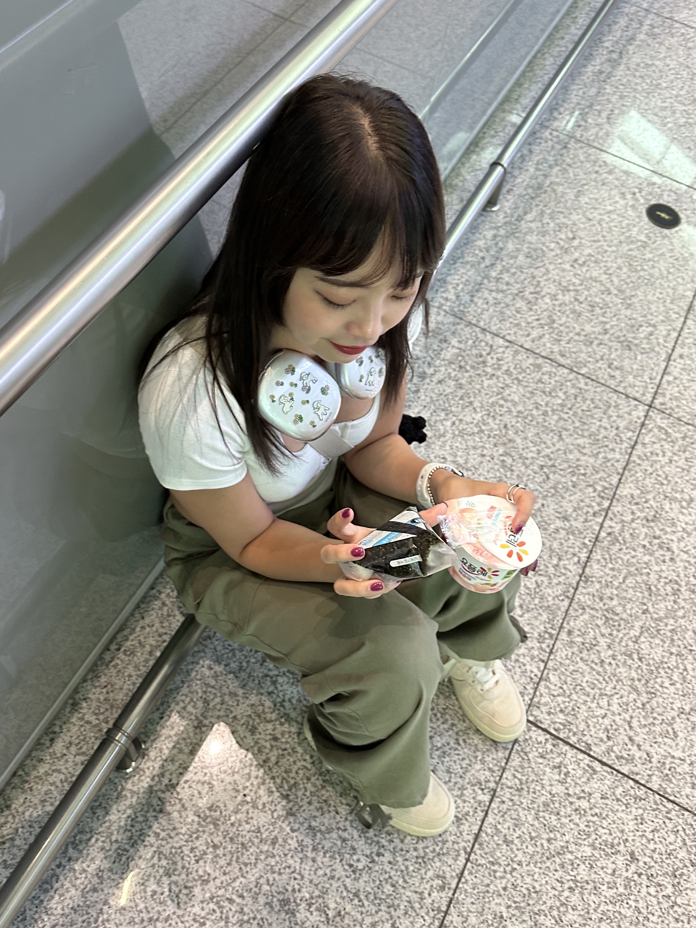Apple AirPods Max Lightning Silver (Korean Ver.), Nike x Stussy Air Force 1 '07 Mid SP Fossil 착용 스타일 - 5