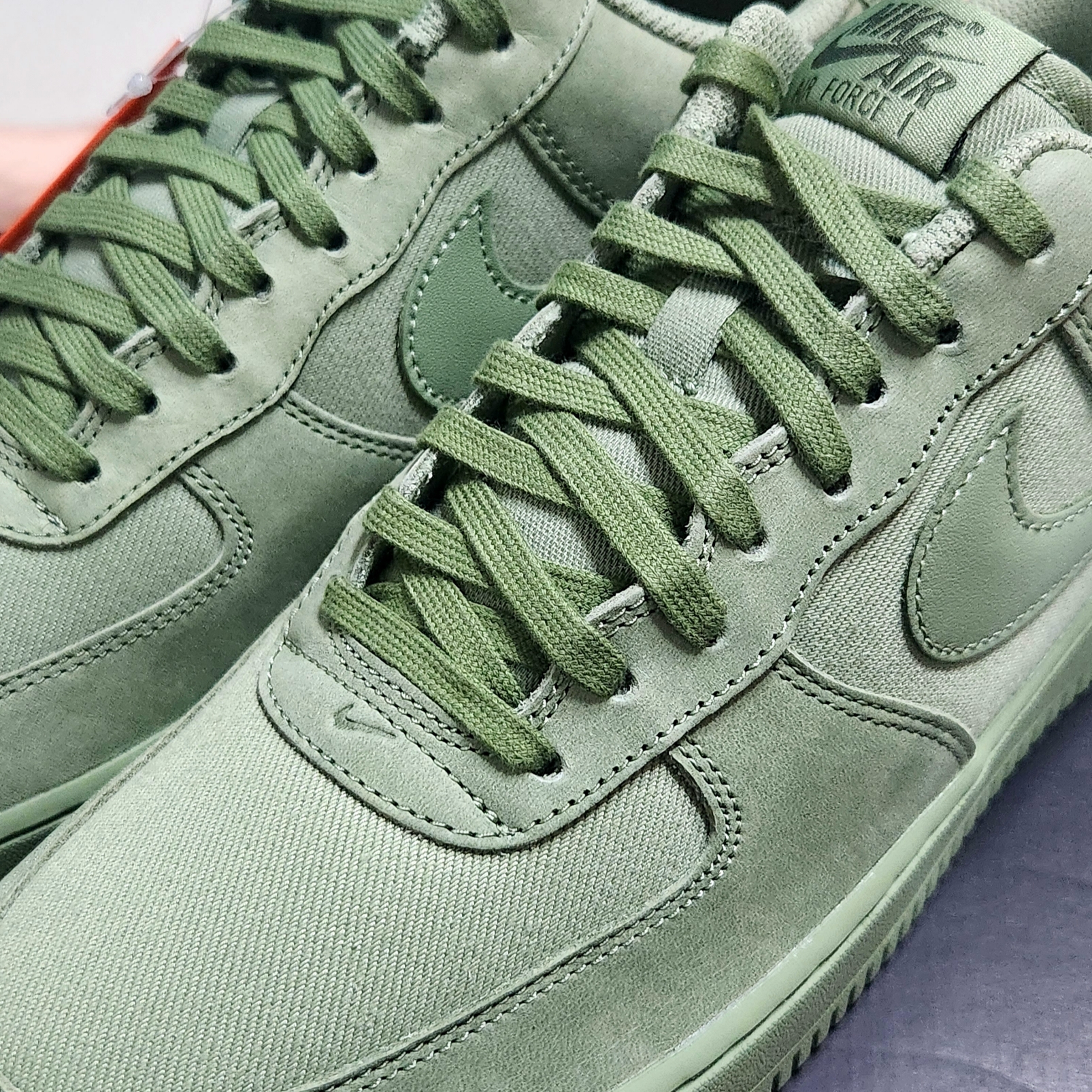Nike Air Force 1 '07 LX Oil Green 착용 스타일