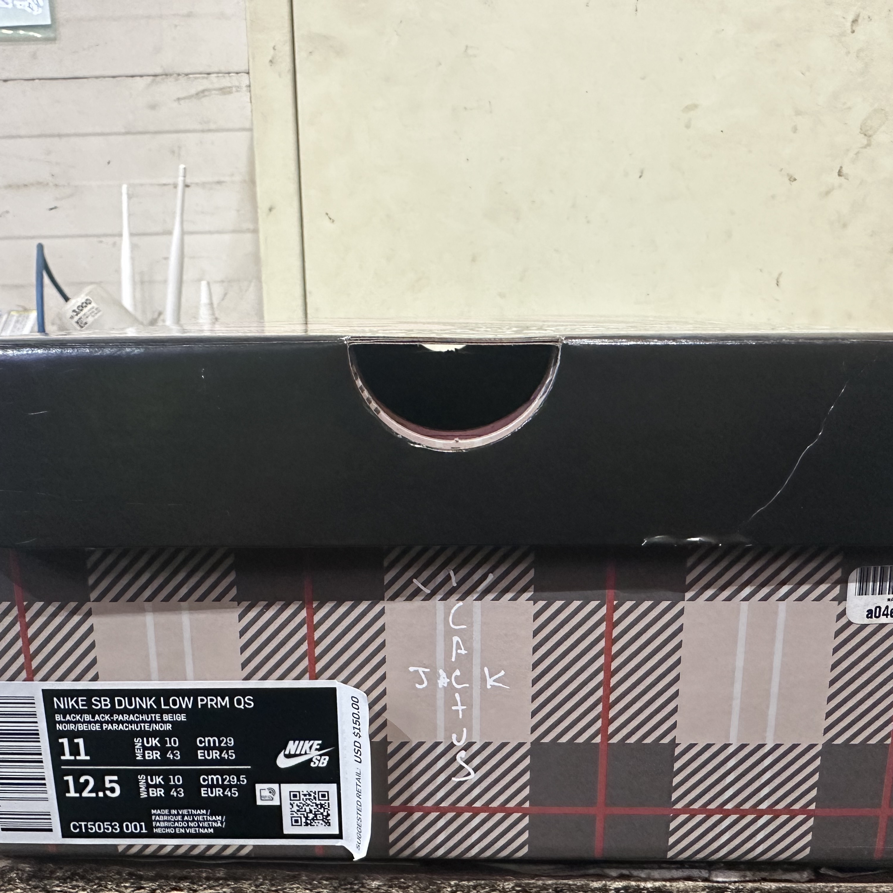 Nike x Travis Scott SB Dunk Low (Special Box) 착용 스타일 - 2