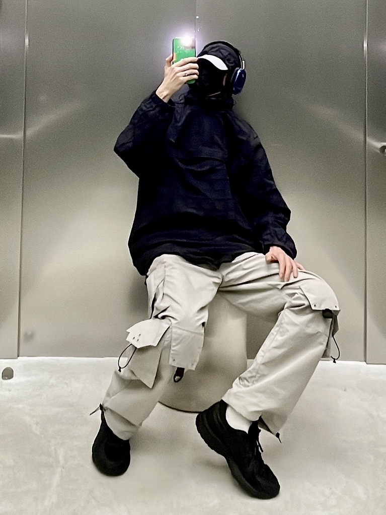 Supreme Repeat Stitch Anorak Black - 23SS, Stussy World Tour Crew Ash Heather 2022 착용 스타일 - 1