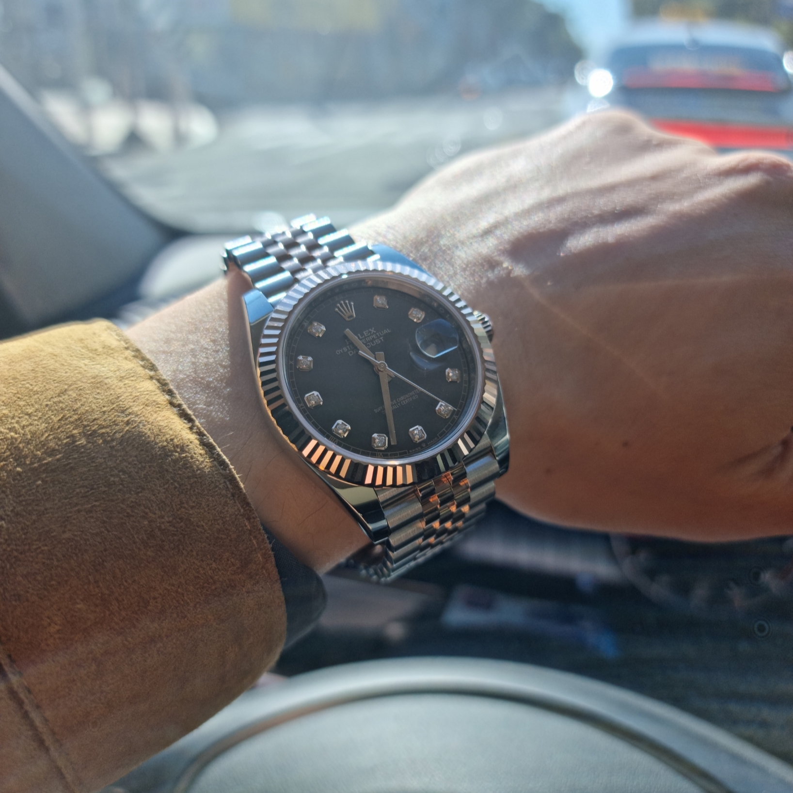 Rolex Datejust 41mm 126331 Chocolate Diamond-Set Jubilee 착용 스타일