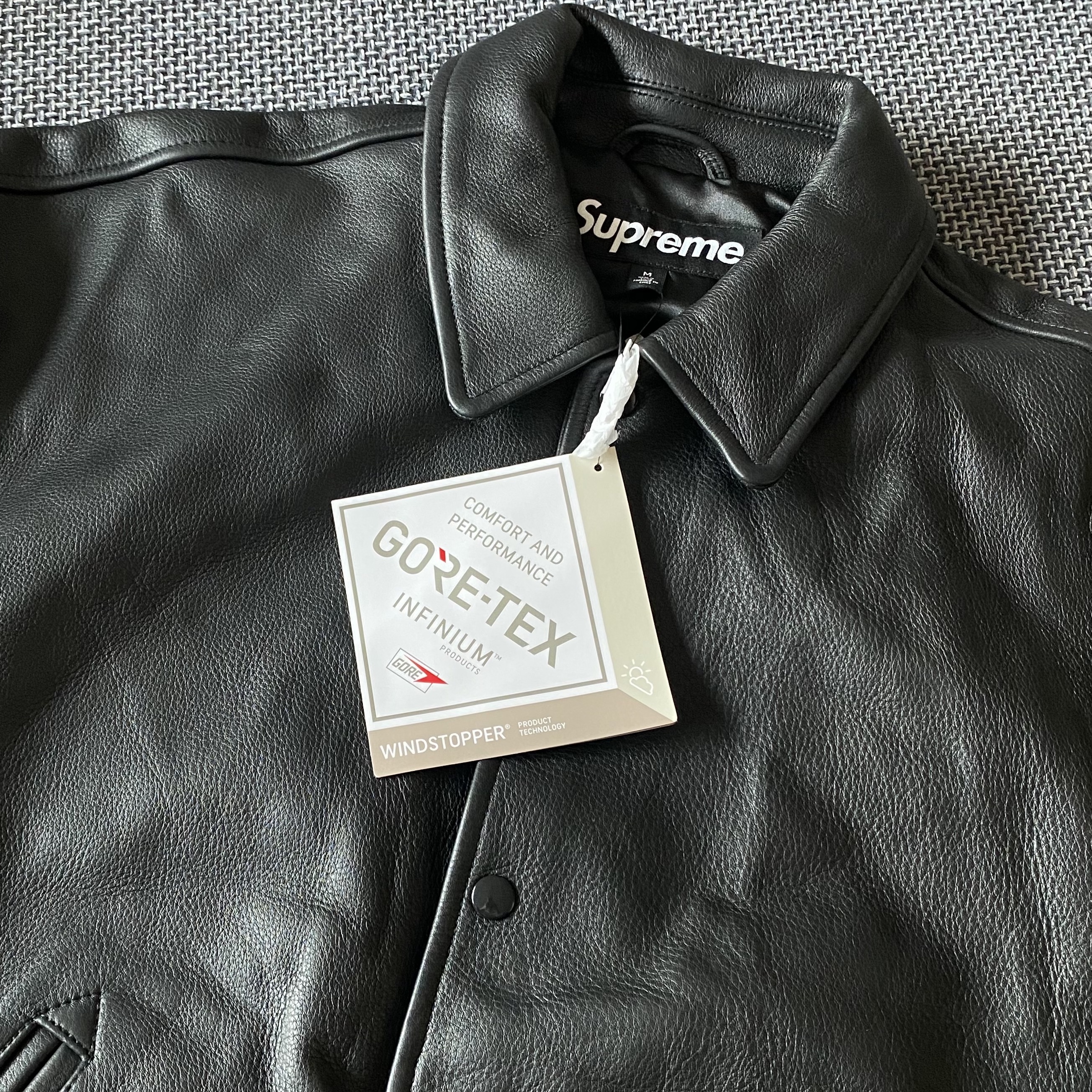 Supreme Gore-Tex Infinium Windstopper Leather Varsity Jacket Black - 23FW 착용 스타일 - 2