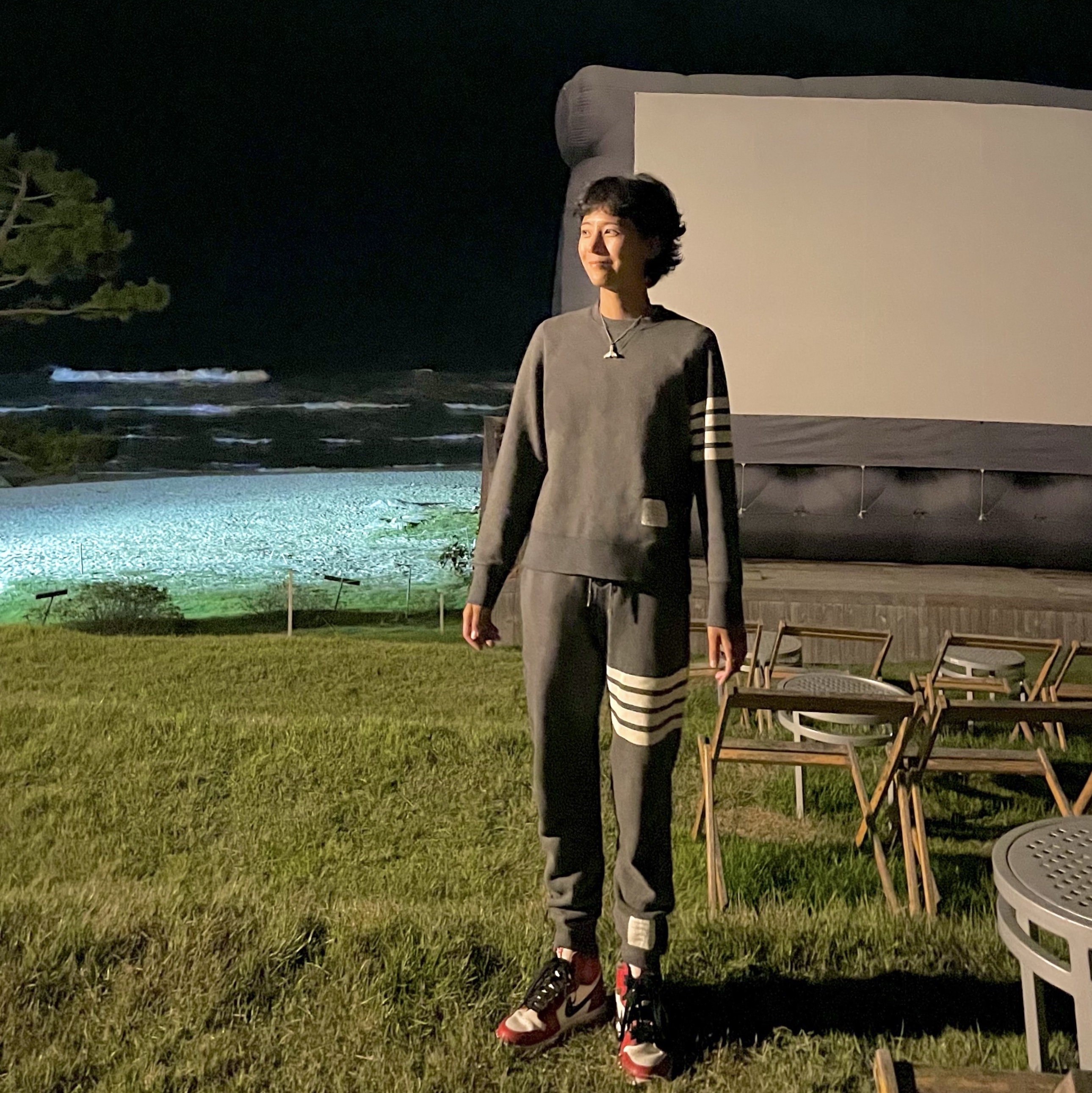 Jordan 1 Retro High OG Chicago 2022, Thom Browne Waffle 4-Bar Stripe Sweatpants Medium Grey 착용 스타일 - 2