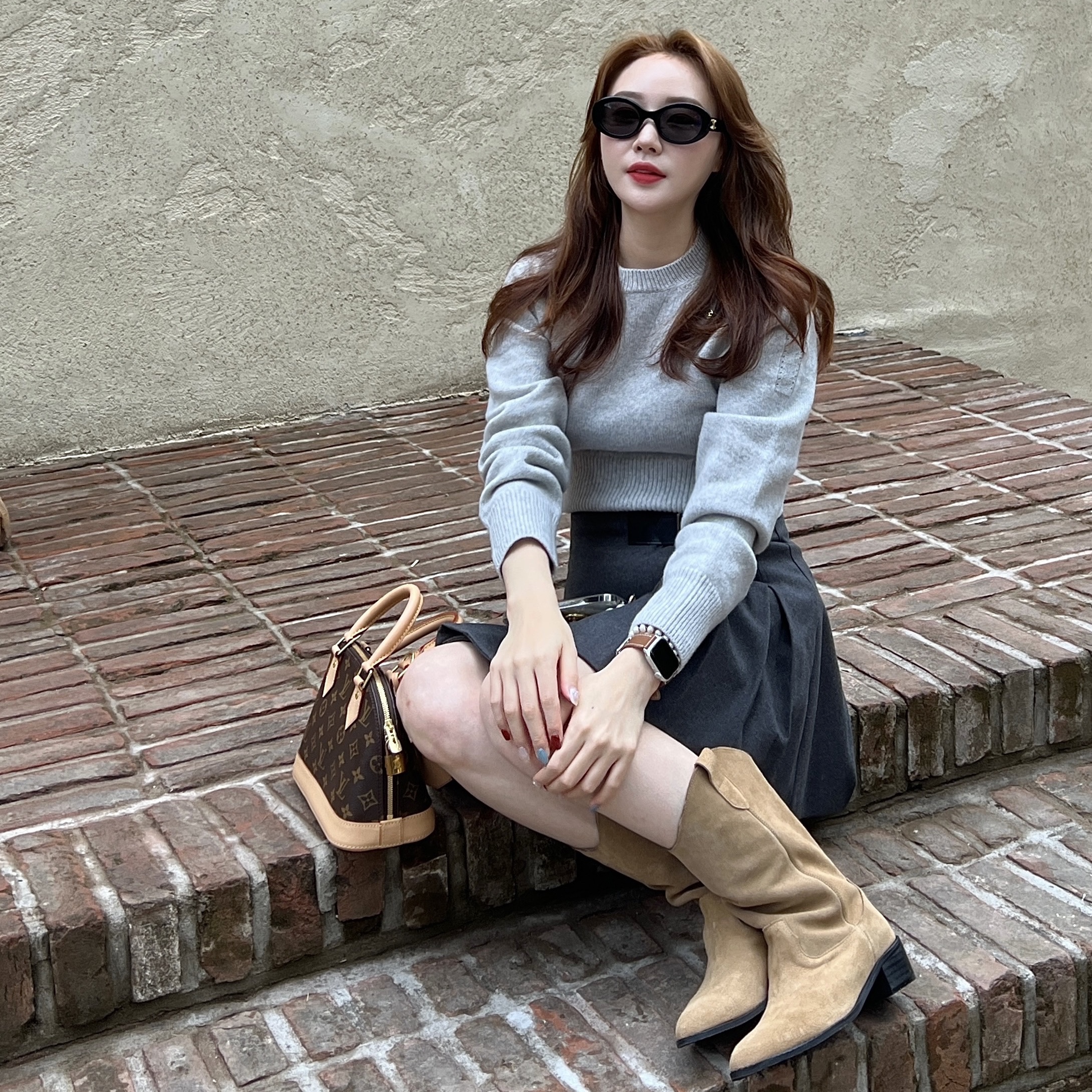 Louis Vuitton Alma BB Monogram 착용 스타일 - 1
