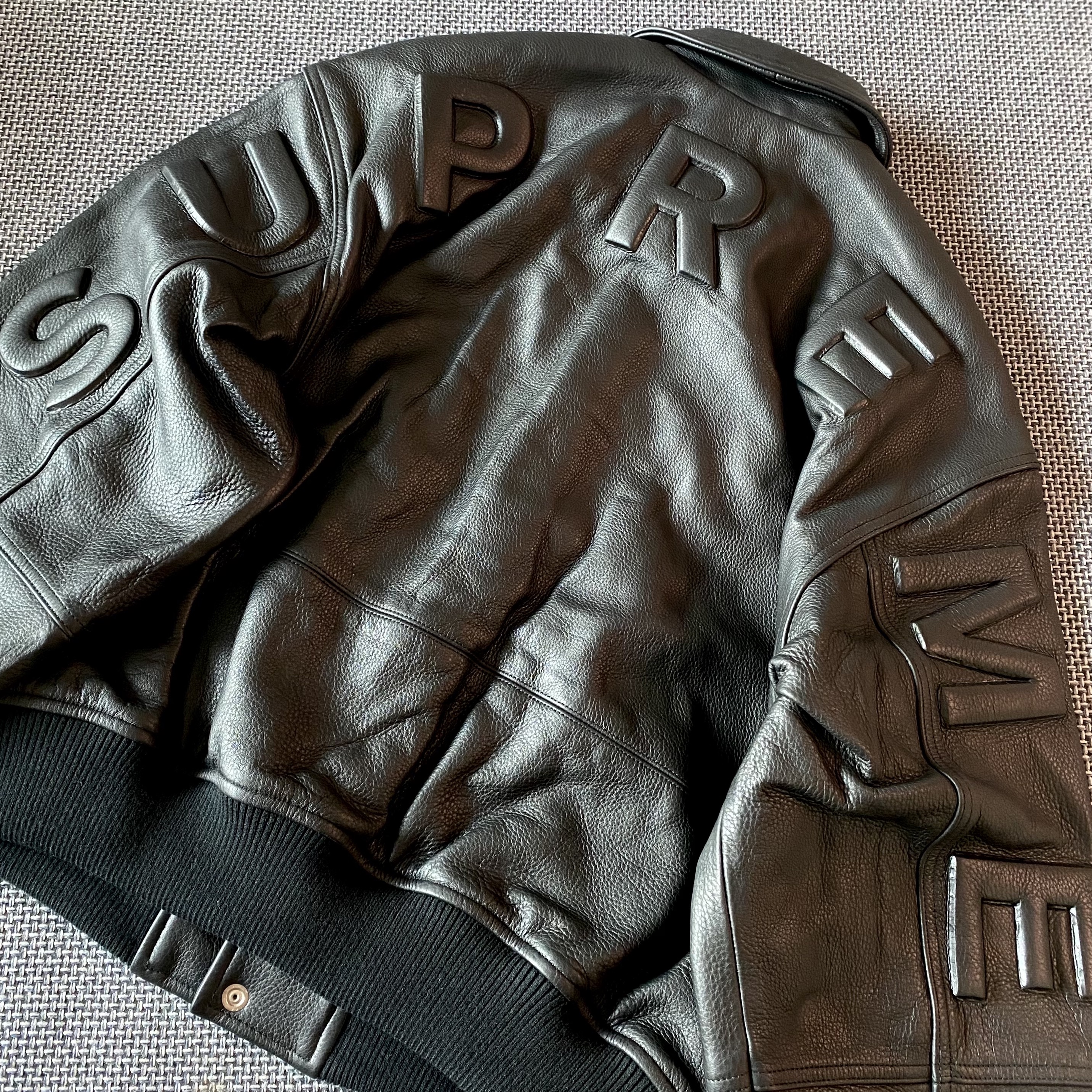 Supreme Gore-Tex Infinium Windstopper Leather Varsity Jacket Black - 23FW 착용 스타일 - 1