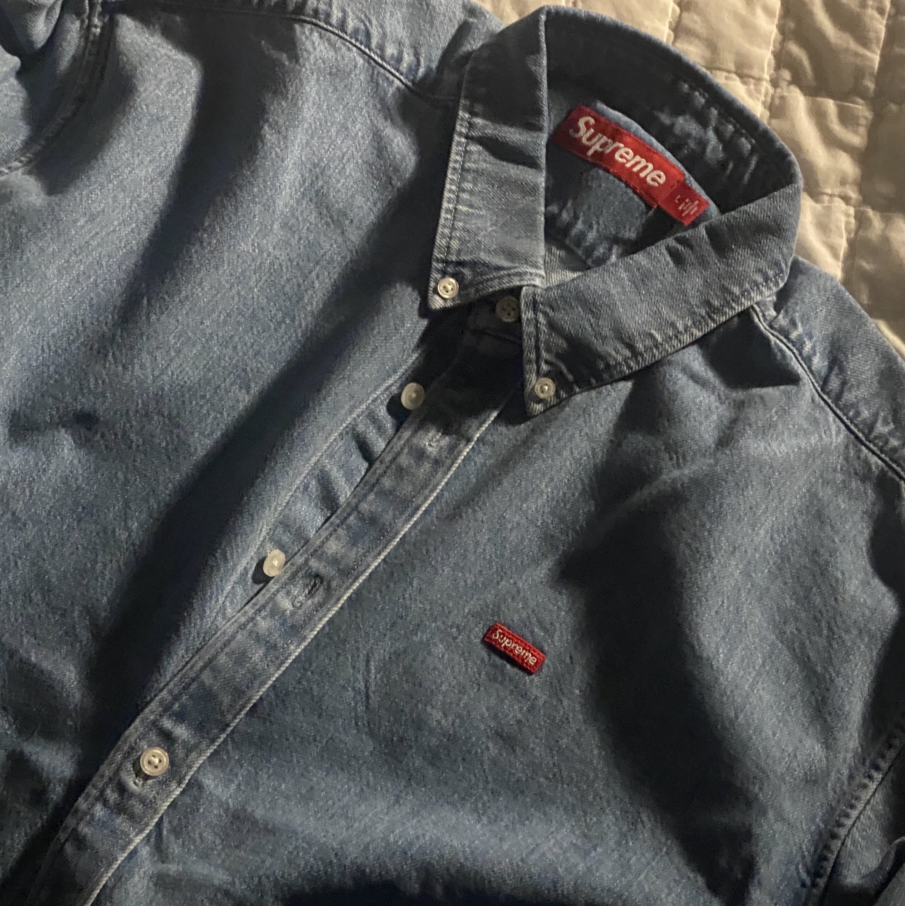 Supreme Small Box Shirt Denim - 23FW 착용 스타일