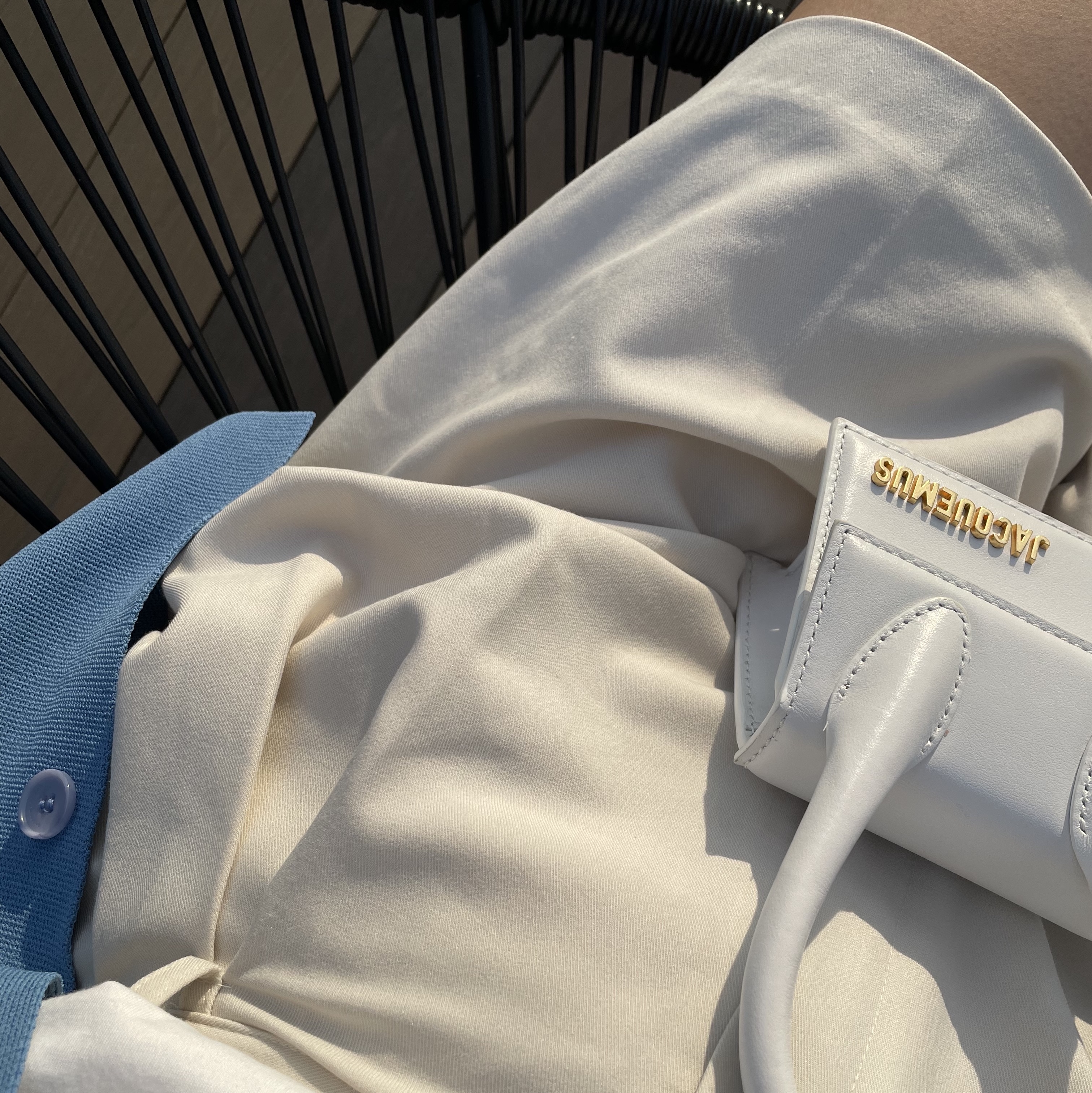 Jacquemus Le Chiquito Signature Mini Handbag Ivory 착용 스타일