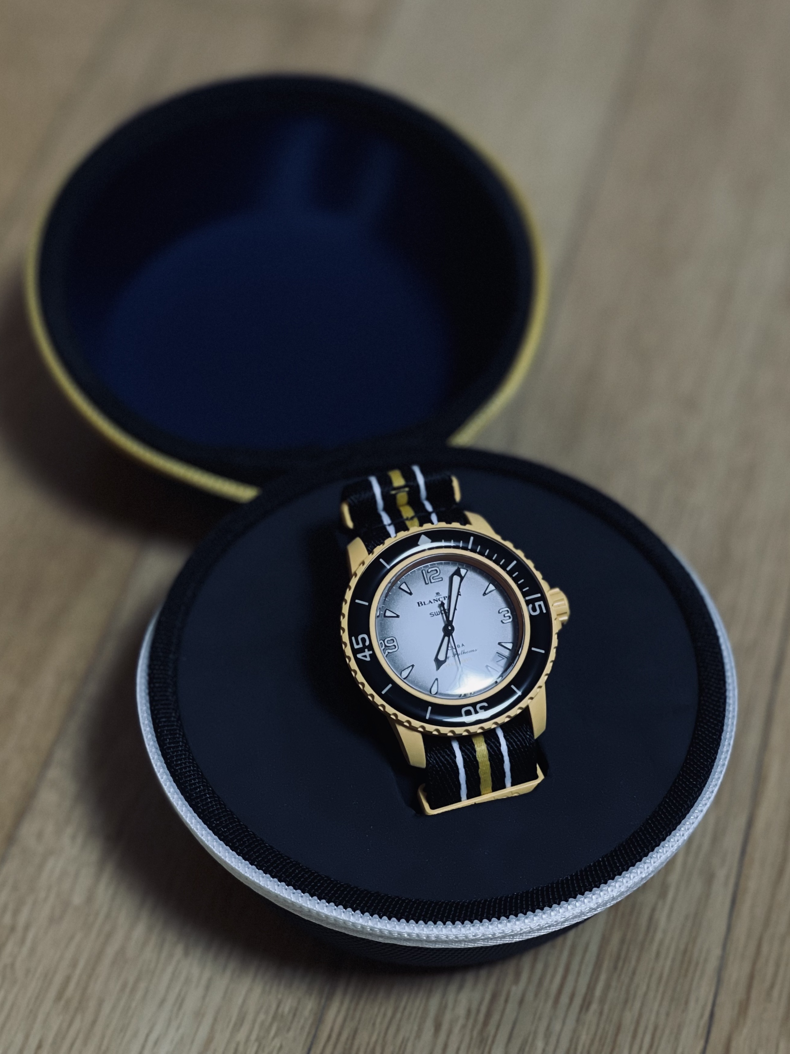 Swatch x Blancpain Bioceramic Pacific Ocean 착용 스타일 - 1