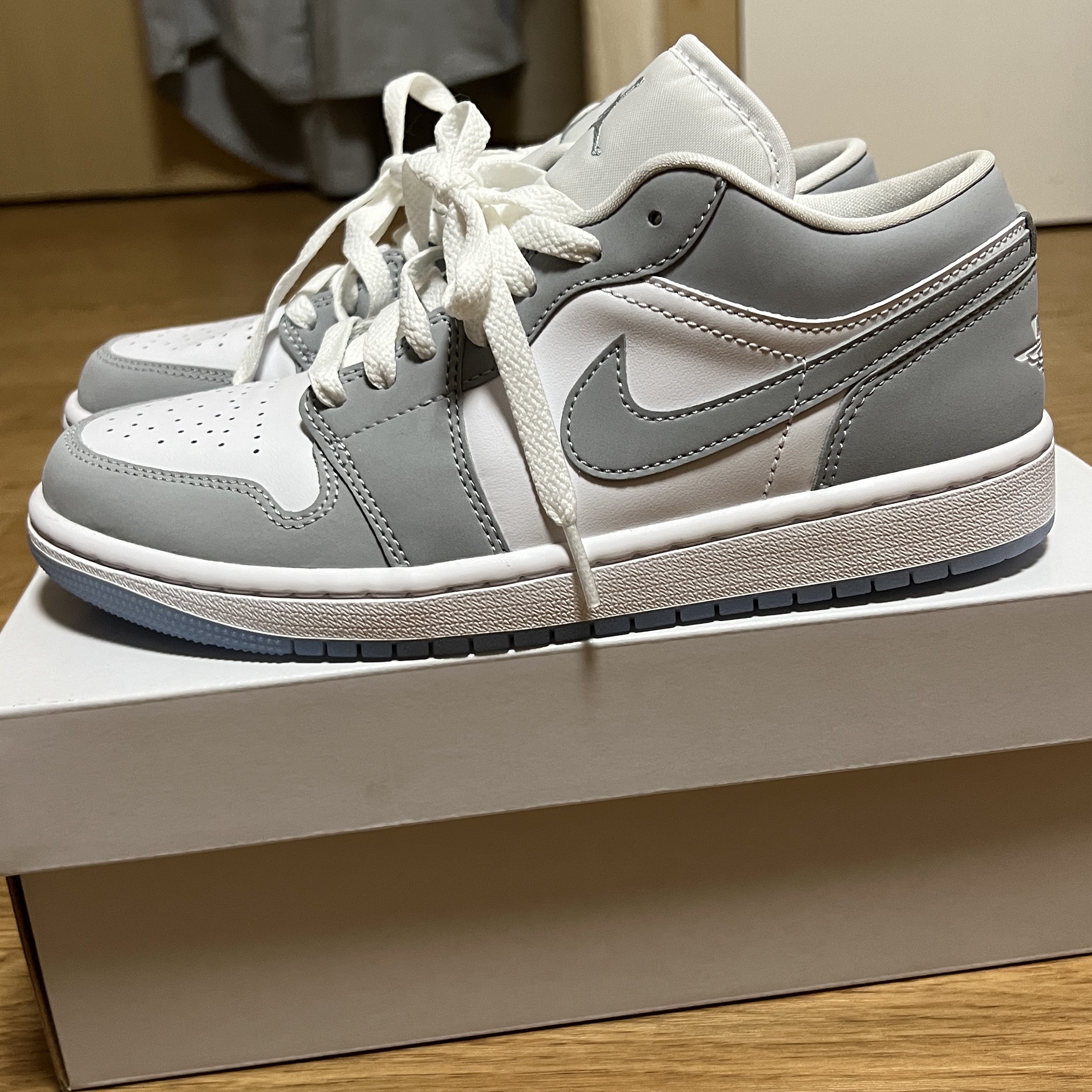(W) Jordan 1 Low White Wolf Grey 착용 스타일