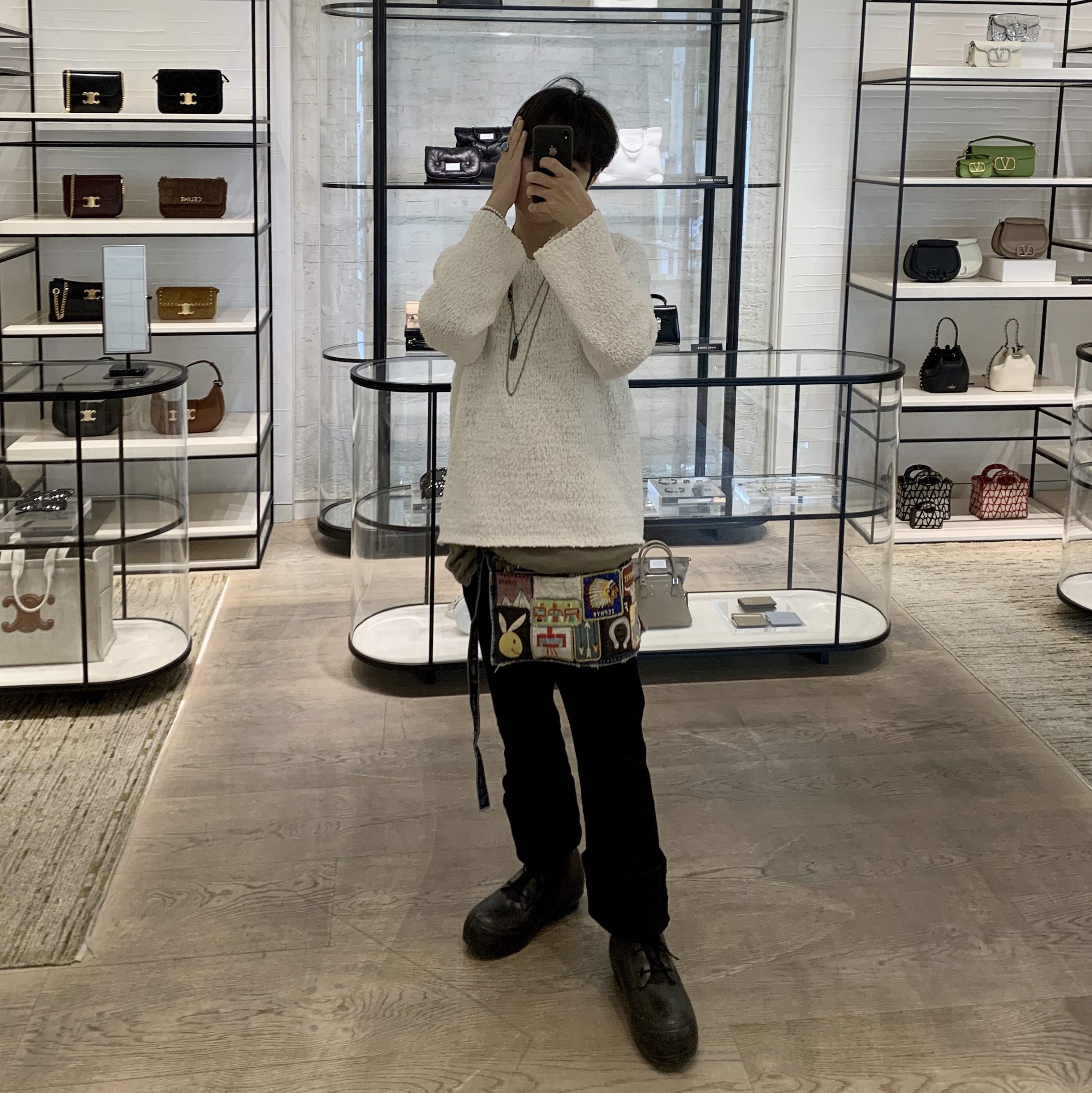 Kapital 13 oz. Denim Damaged Kountry Embroidery 2Way Apron Indigo (Processing) 착용 스타일 - 3