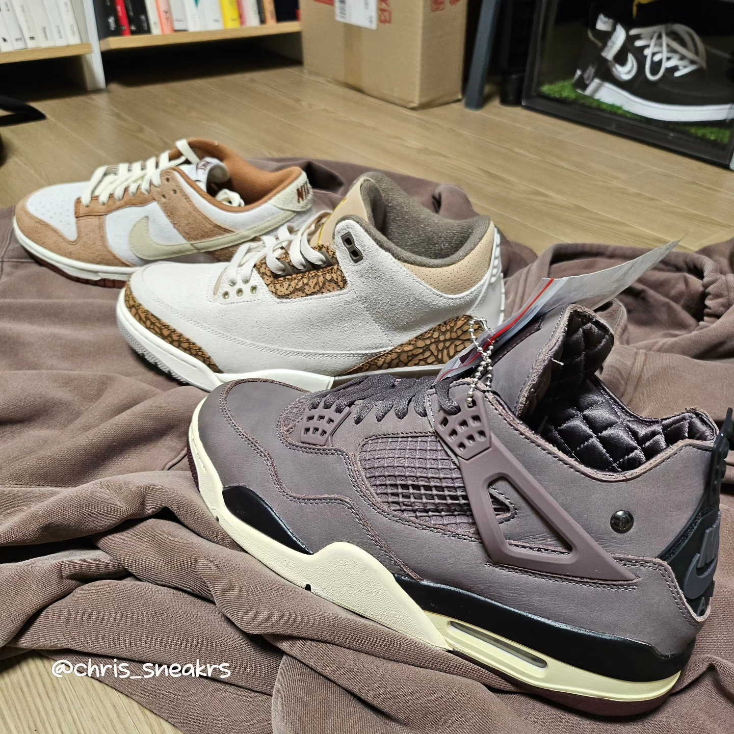 Nike Dunk Low Pro Premium Medium Curry, Jordan 4 x A Ma Maniere Retro Violet Ore 착용 스타일 - 2