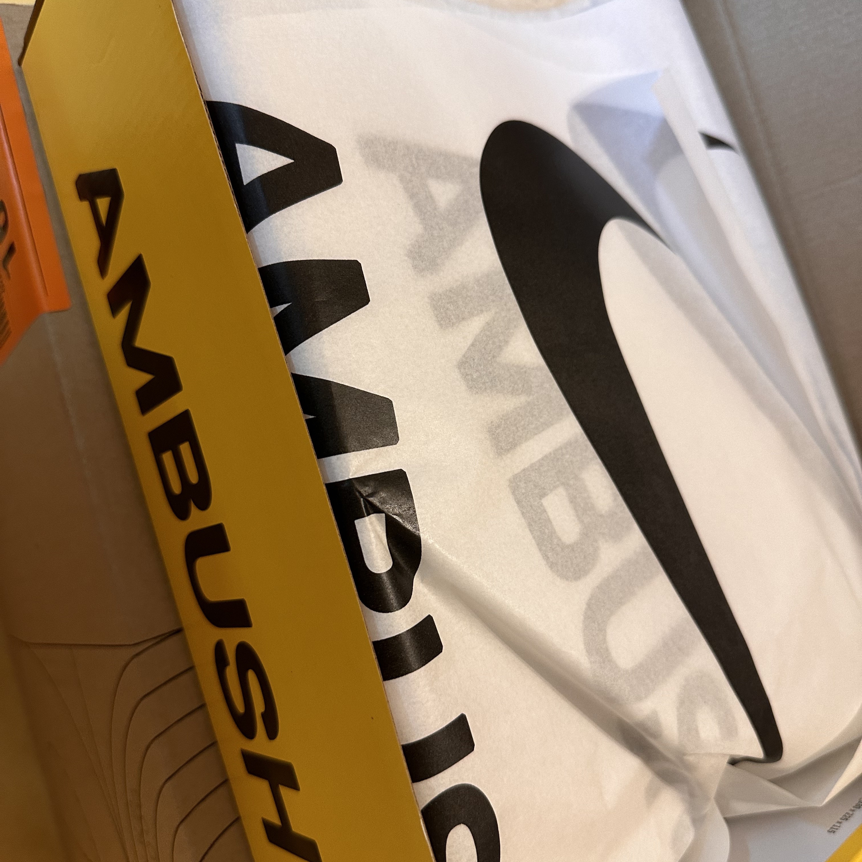 Nike x Ambush Air More Uptempo Low Black and White 착용 스타일 - 2