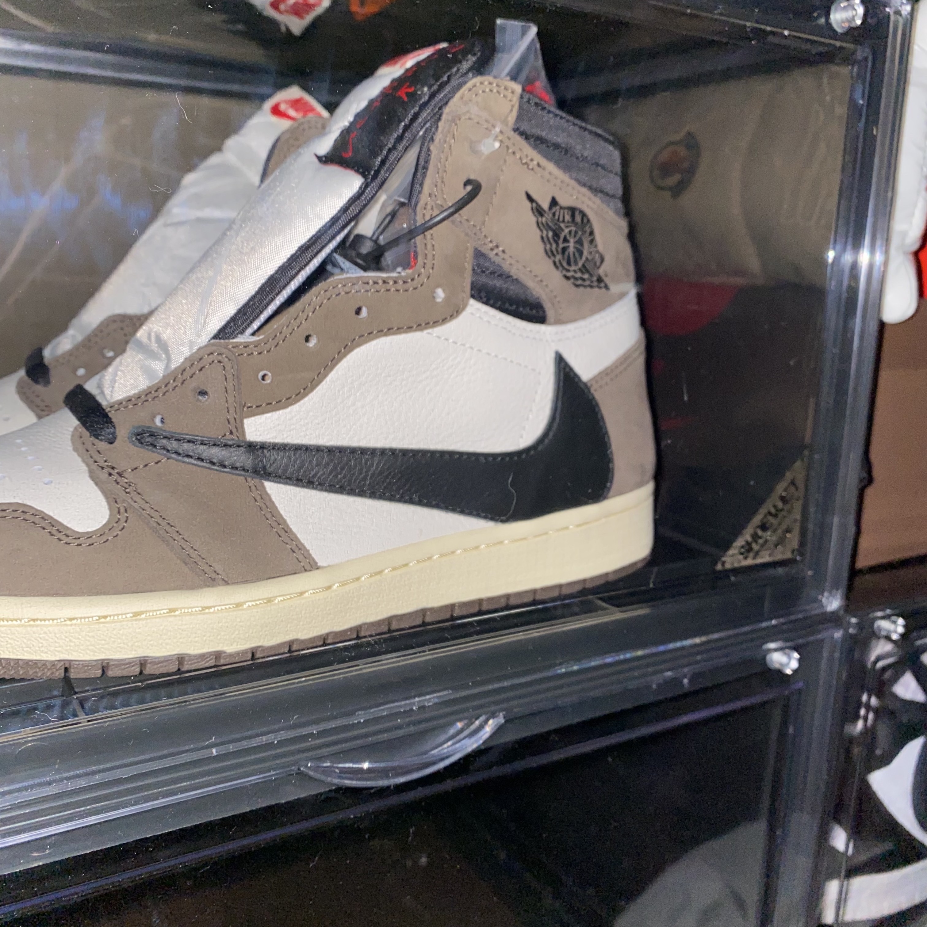 Jordan 1 x Travis Scott Retro High OG SP Mocha 착용 스타일