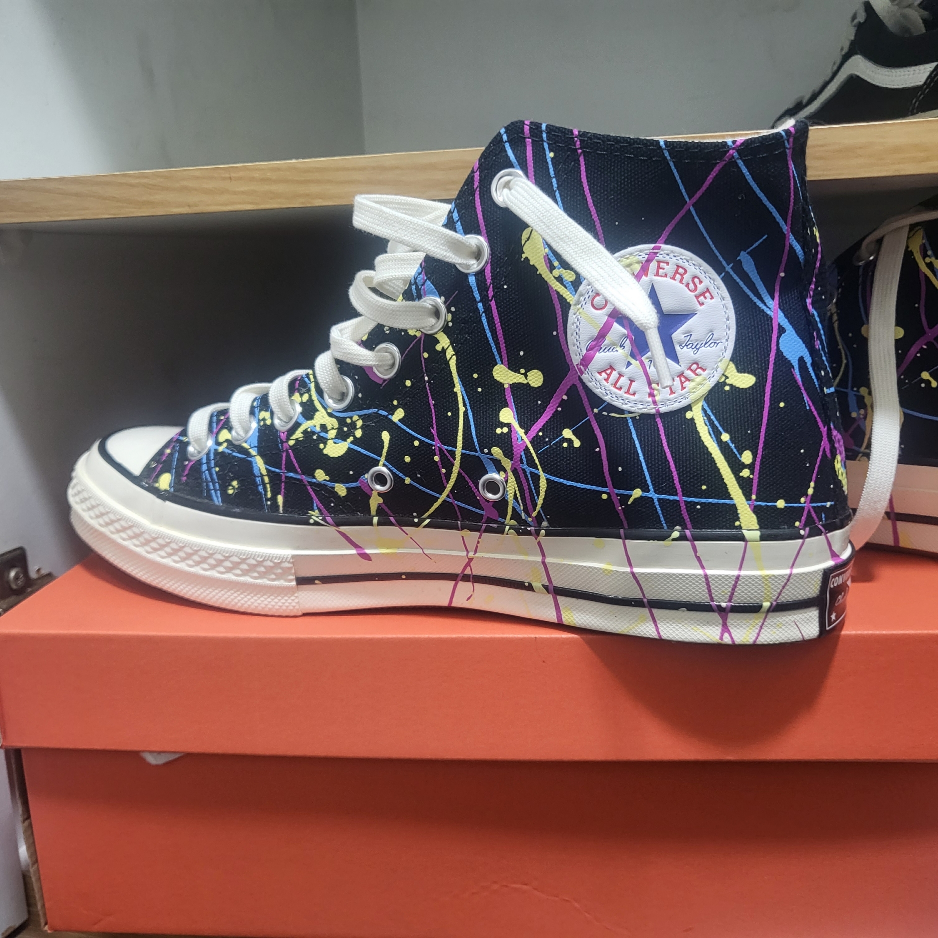 Converse Chuck 70 High Paint Splatter Black 착용 스타일