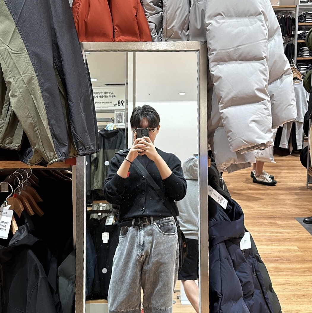 Our Legacy Extended Third Cut Black Grey, AMI de Coeur Wool Cardigan Black 착용 스타일