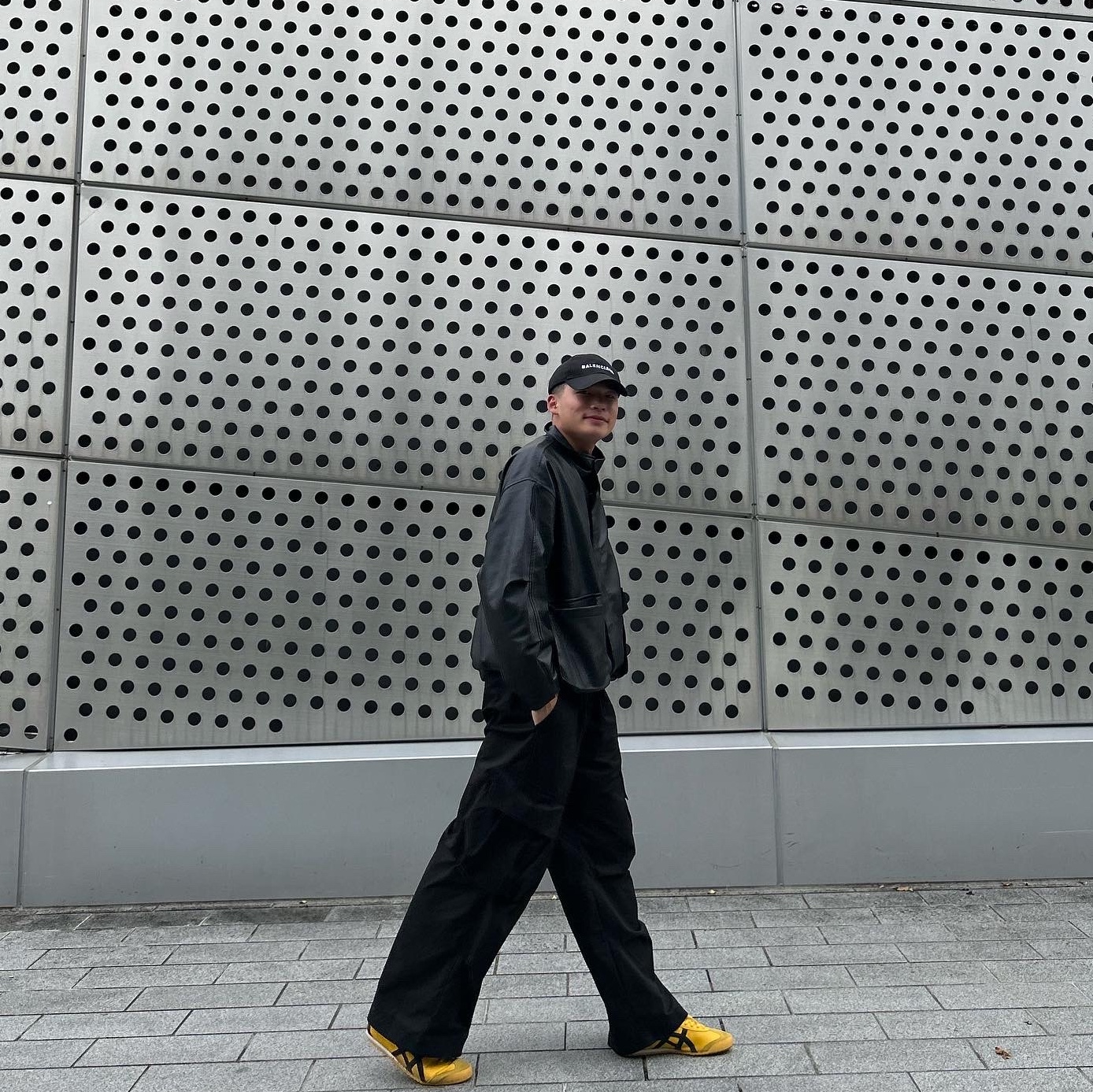 Onitsuka Tiger Mexico 66 Yellow Black 착용 스타일