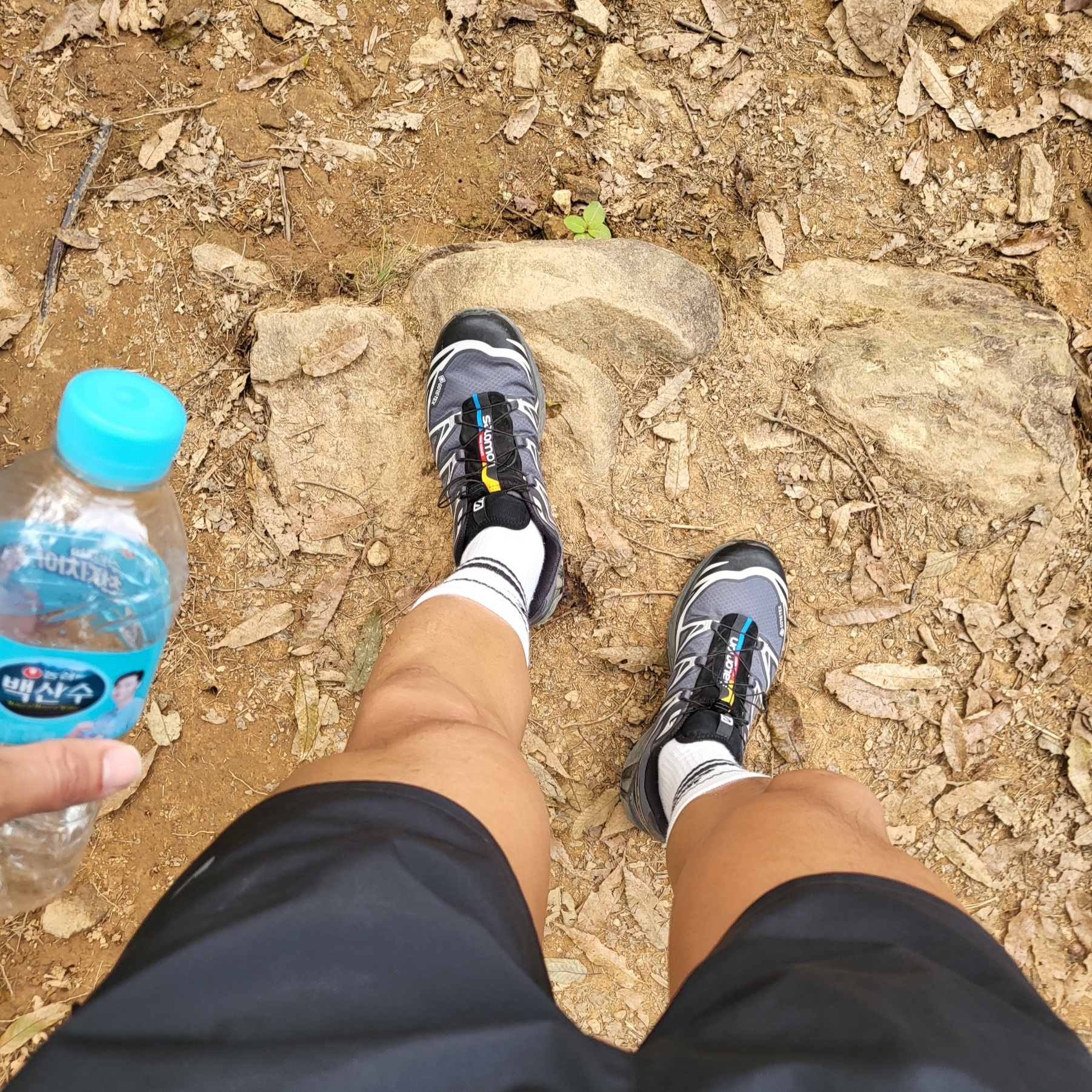 Salomon XT-6 Gore-Tex Black Ebony 착용 스타일 - 4