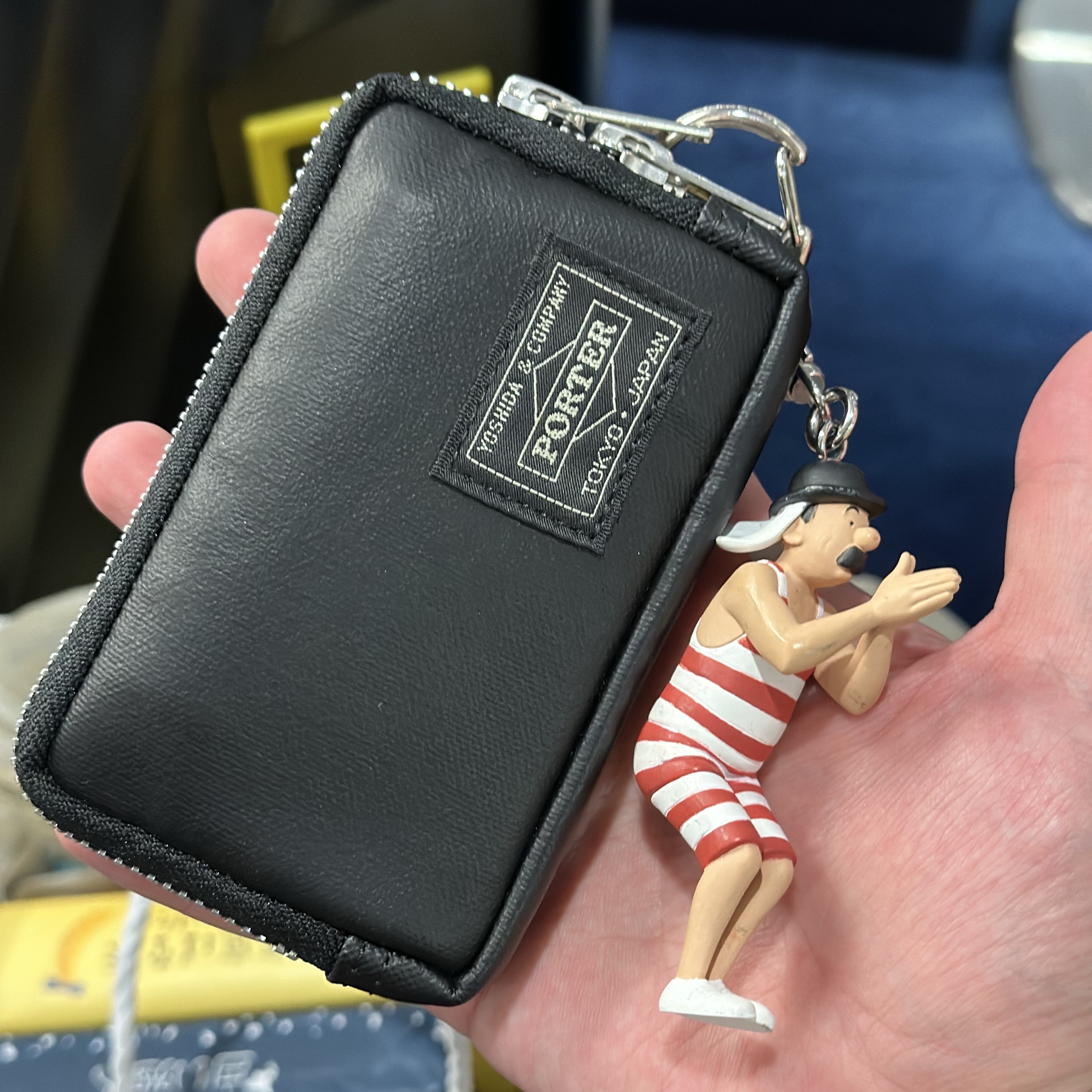 Porter Freestyle Multi Coin Case Black 착용 스타일 - 1