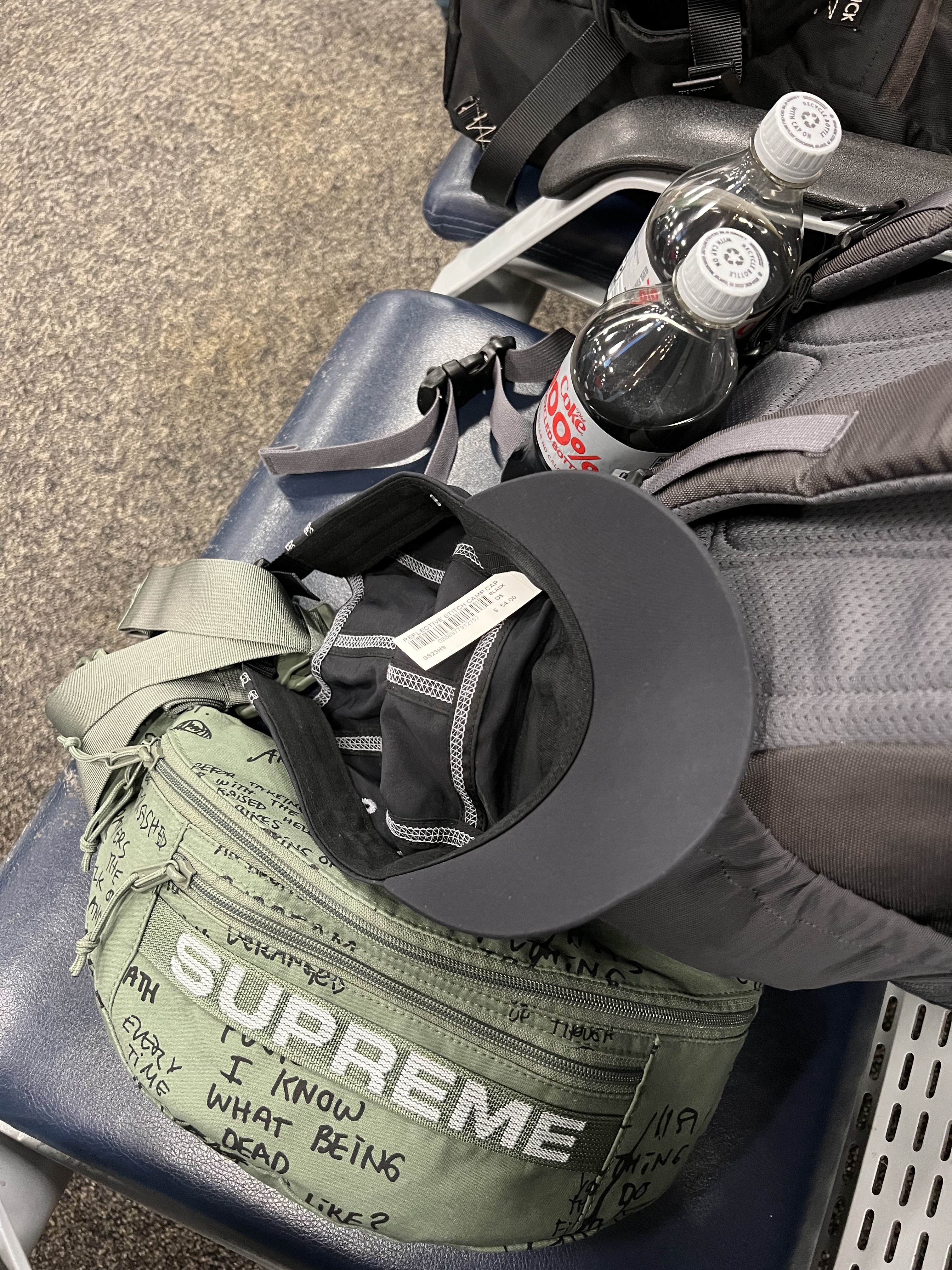 Supreme Field Waist Bag Olive Gonz - 23SS, Supreme Reflective Stitch Camp Cap Black - 23SS 착용 스타일