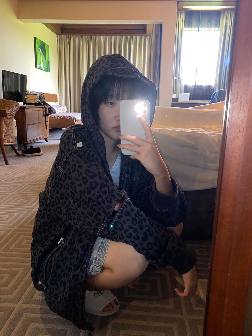 True Religion x Fetch Sweat Separate Hoodie Leopard Charcoal 착용 스타일