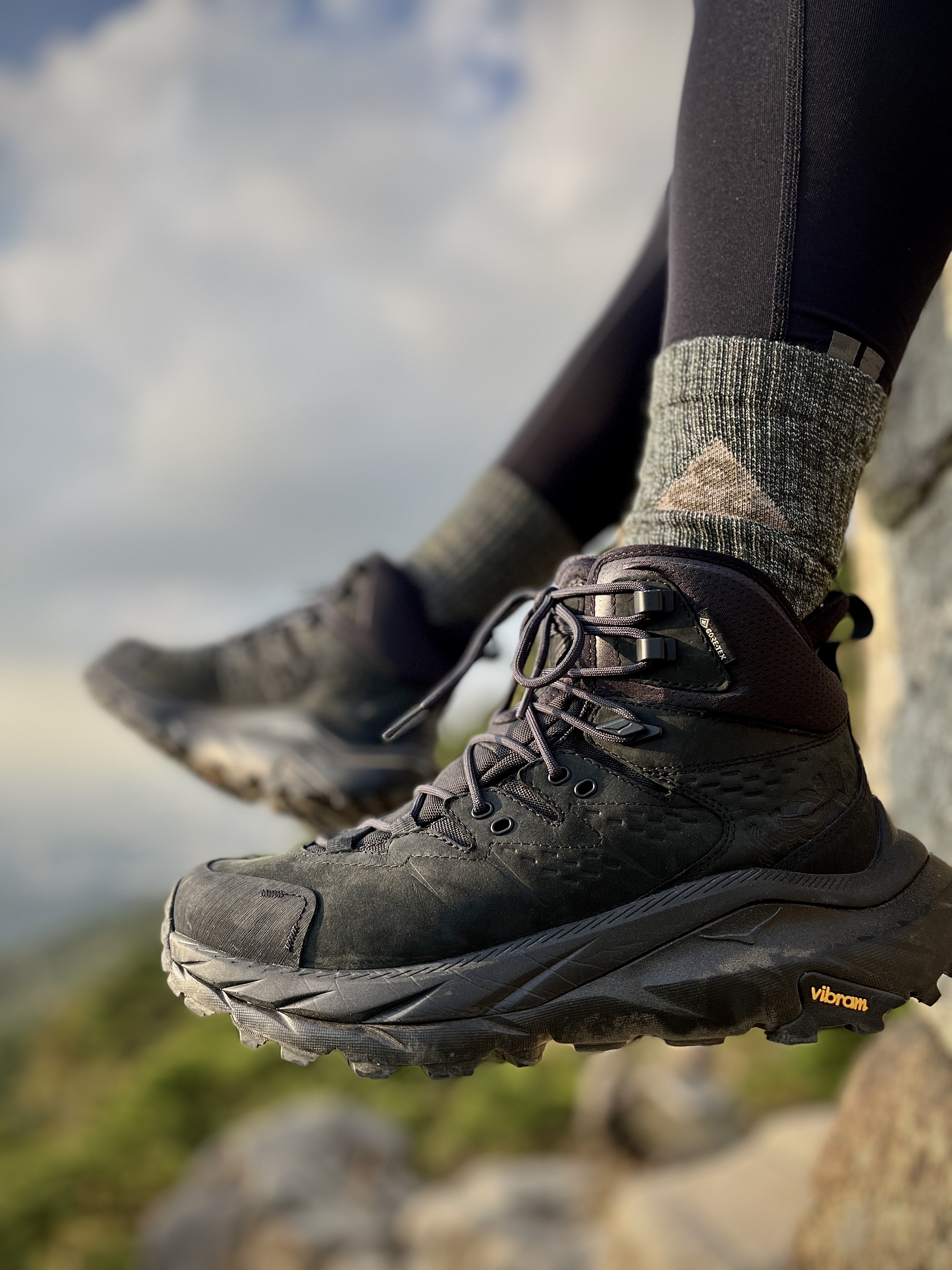 Hoka Kaha 2 Gore-Tex Black, Nike ACG Windproof Cinder Cone Jacket Ironstone - Asia 착용 스타일 - 2