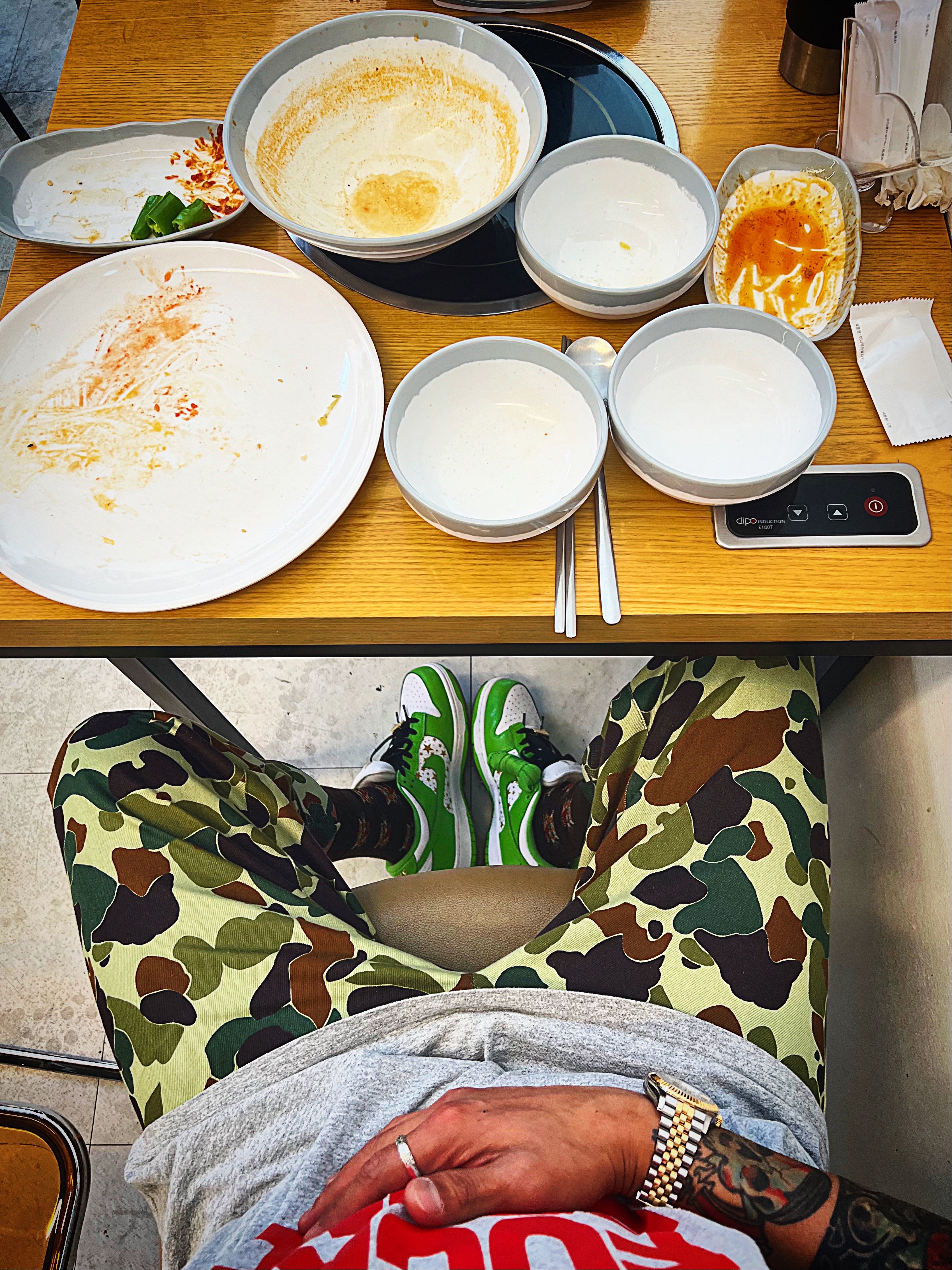 Supreme Elm Sunglasses Gold - 23SS, Supreme Leather Camp Cap Royal - 21SS 착용 스타일 - 5