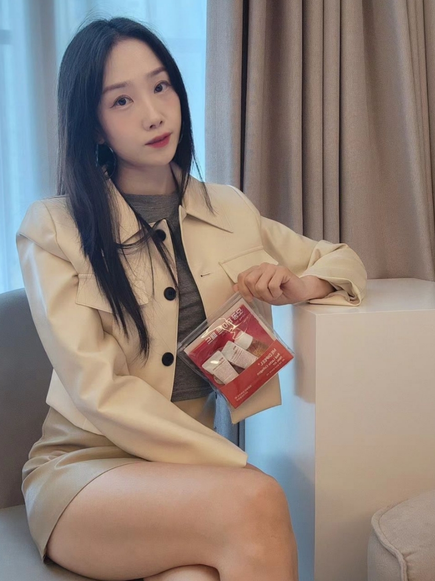 Prada Nappa Leather Blouson Jacket Ivory 착용 스타일