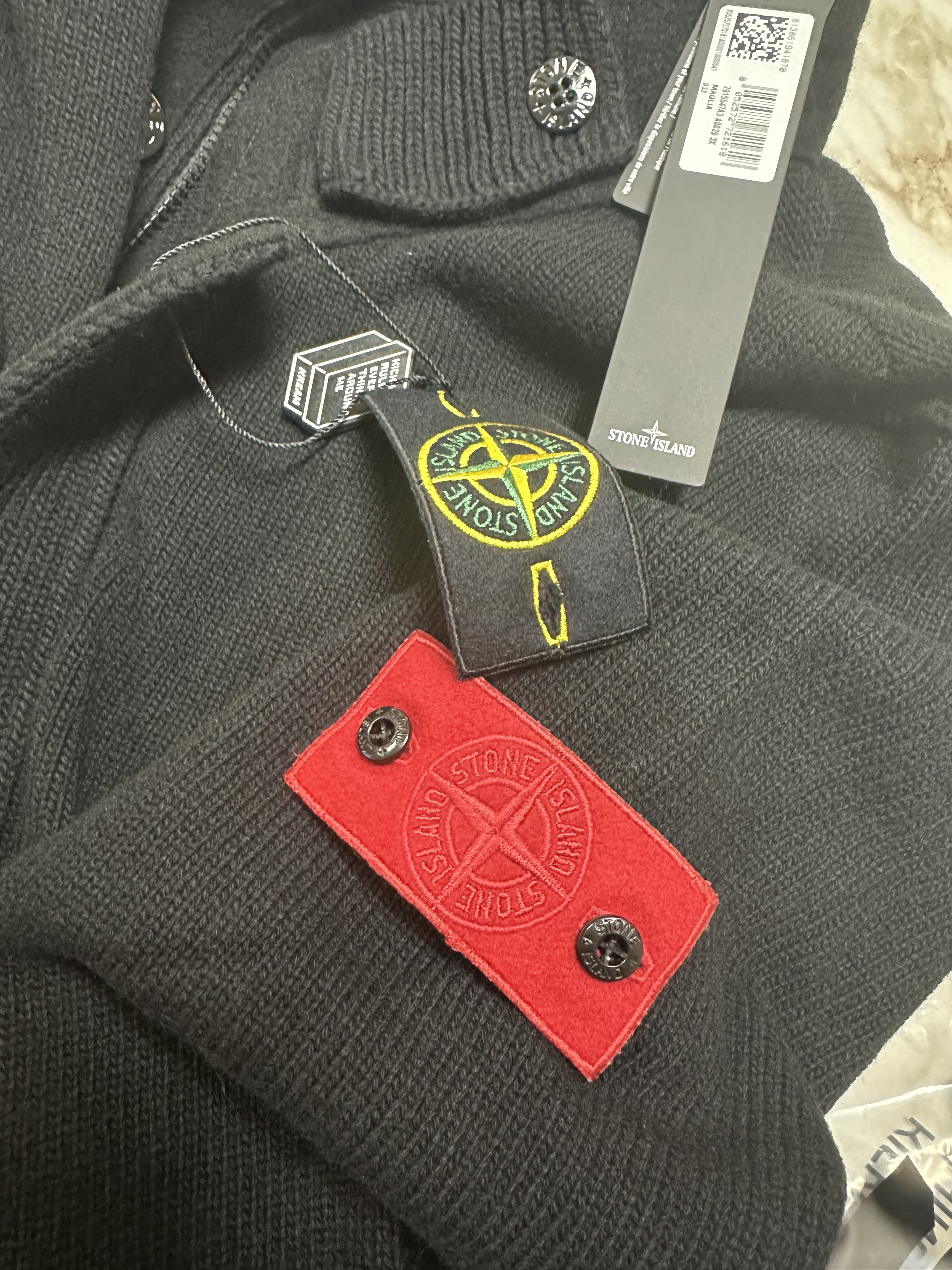 Stone Island 547A3 Lambswool Knit Cardigan Black - 23FW 착용 스타일