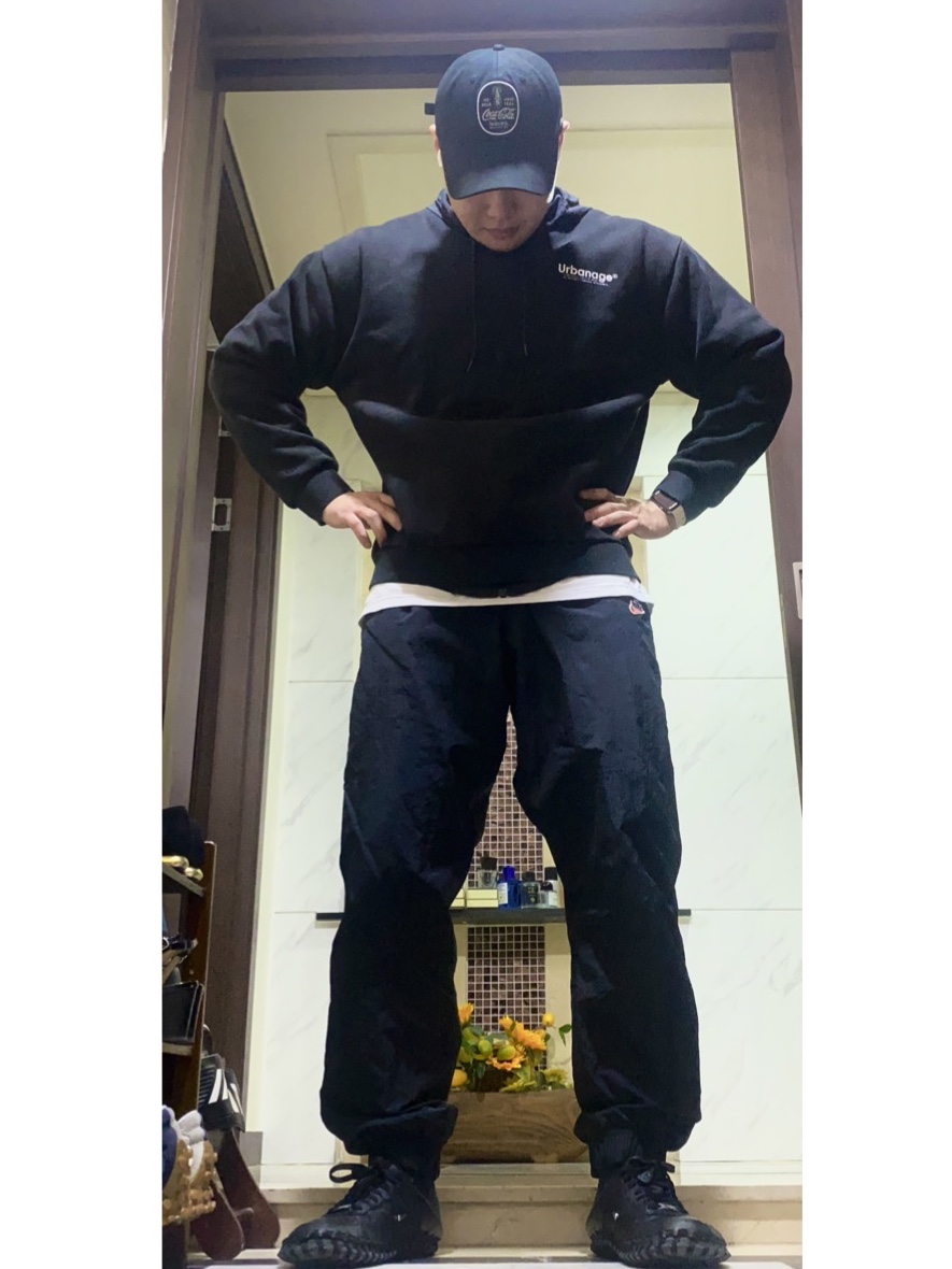 Nike x Jacquemus J Force 1 Low LX SP Black, Nike NSW Windrunner Hooded Jacket Black - Asia 착용 스타일