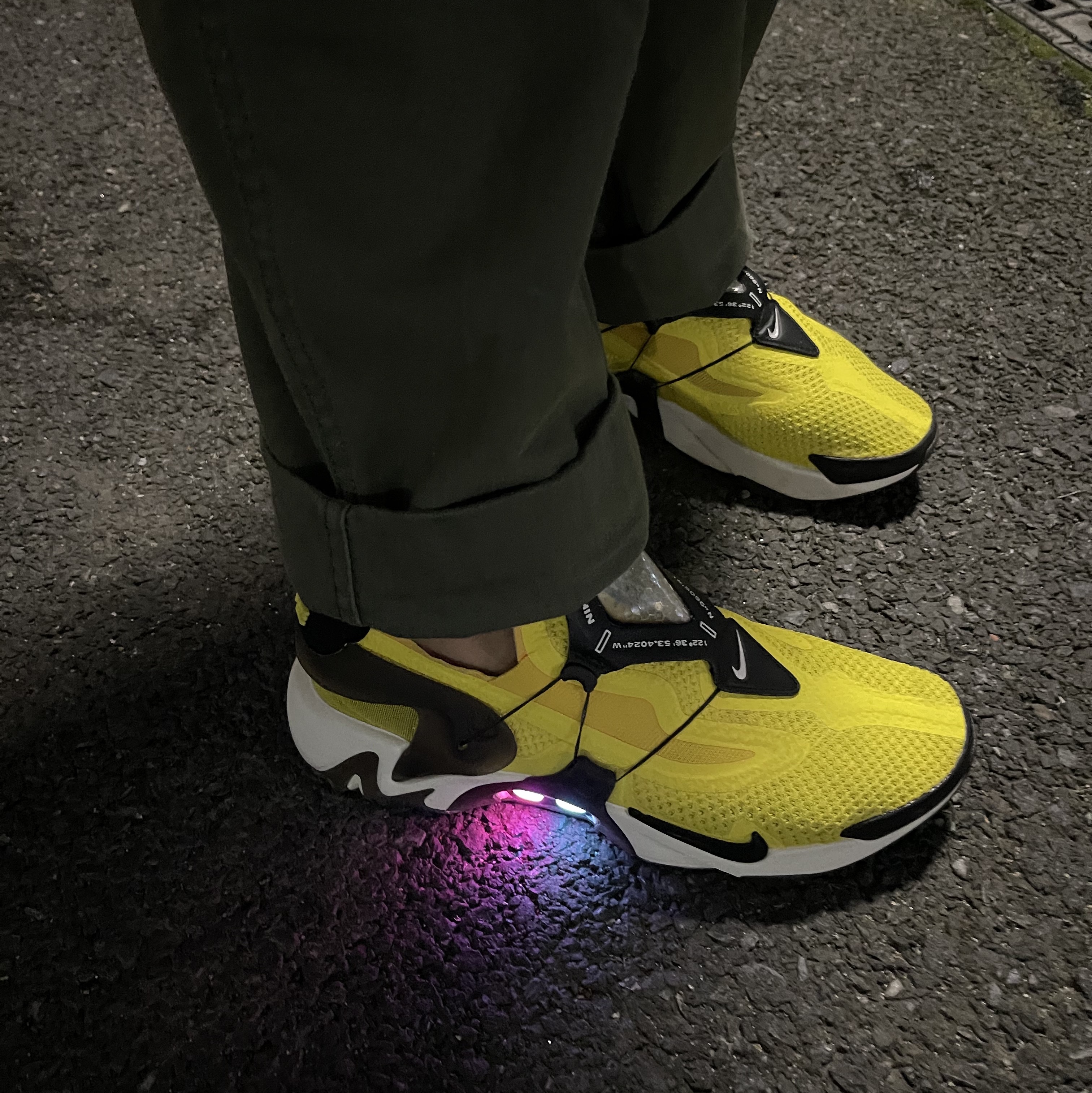 Adapt Huarache Opti Yellow (KR Charger) 착용 스타일