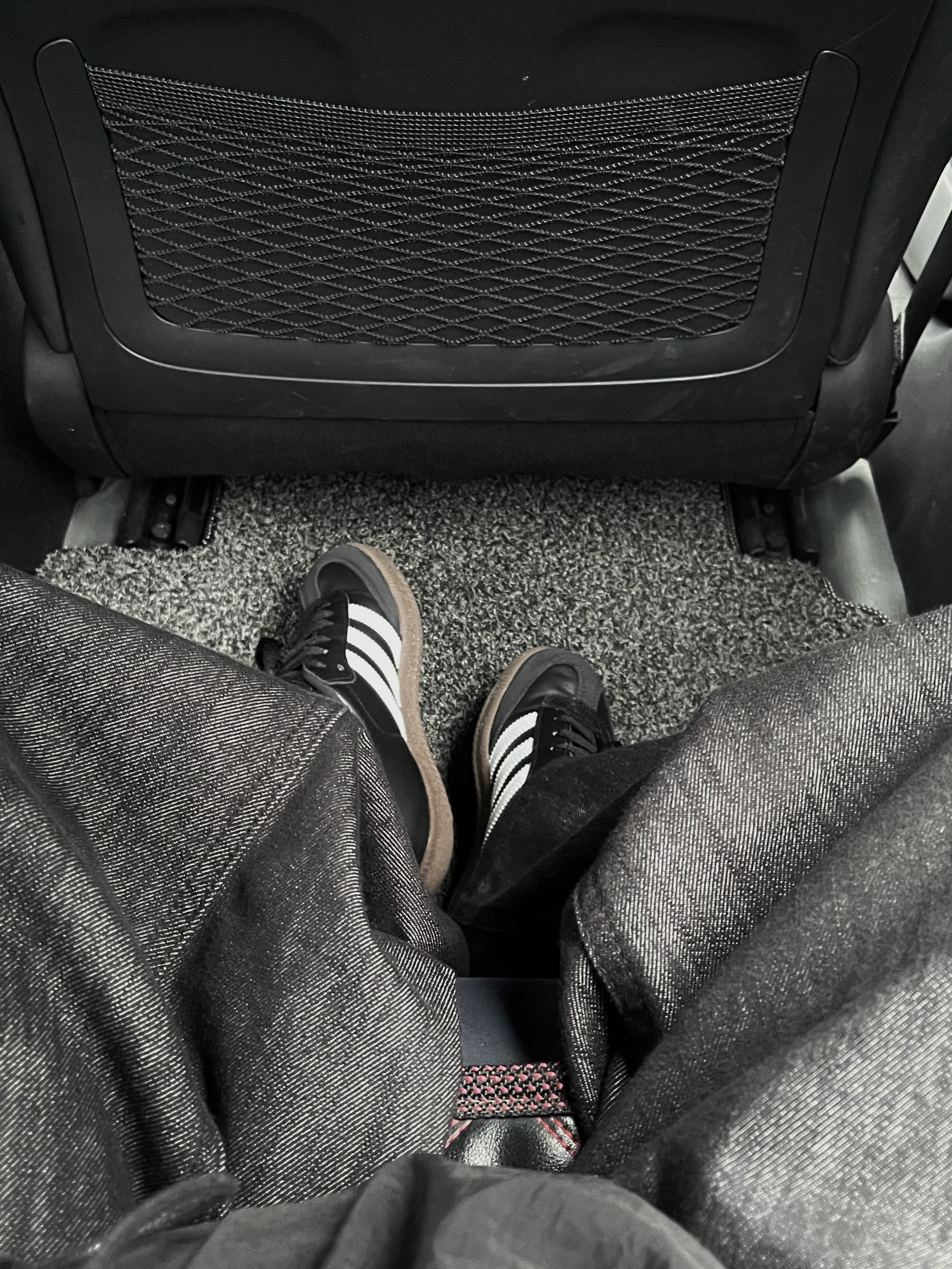 (J) Adidas Samba Classic Core Black 착용 스타일 - 1