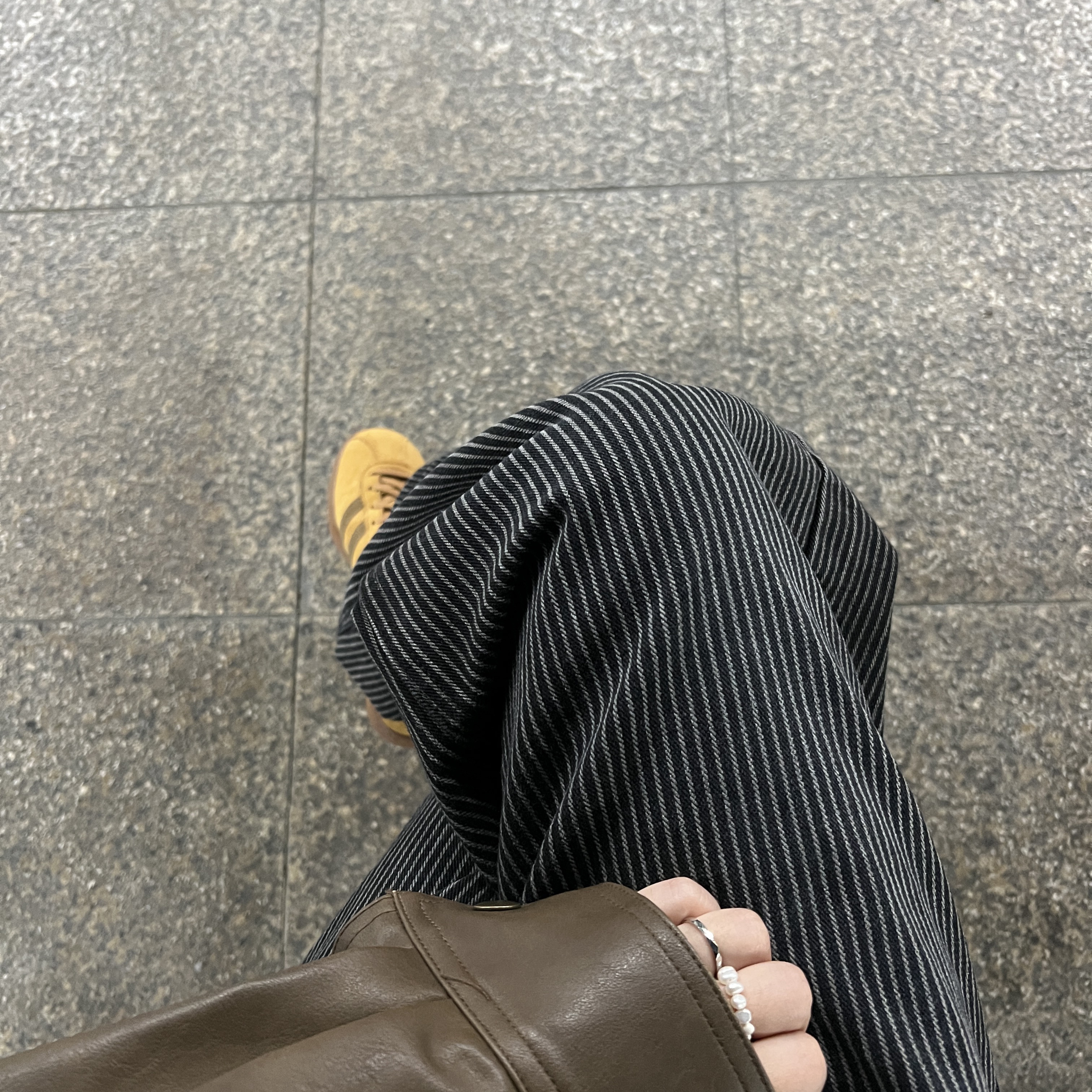 Adidas Tobacco Gruen Mesa Brown Desert 착용 스타일 - 2