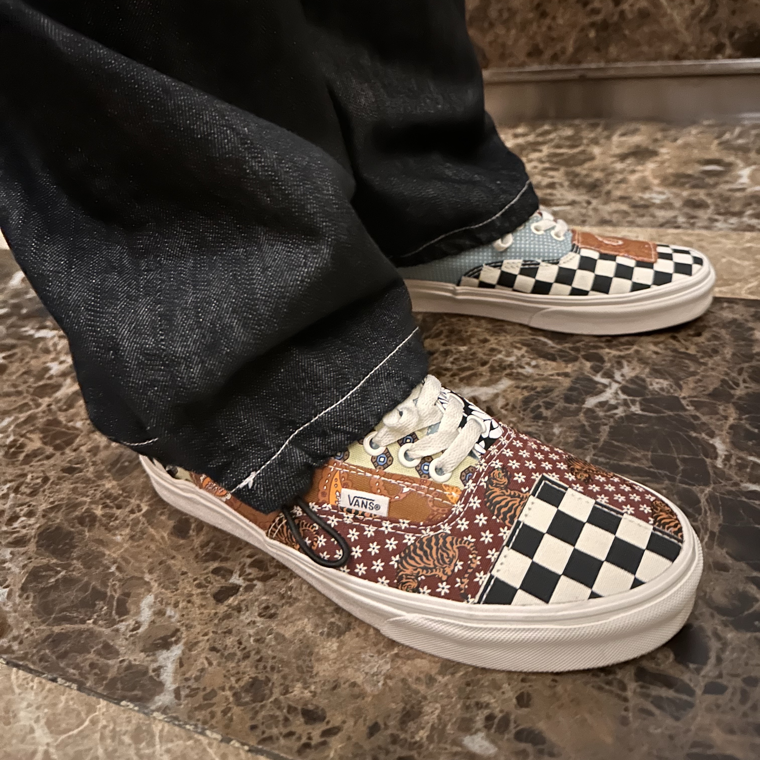 Vans Era Tiger Patchwork 착용 스타일 - 2