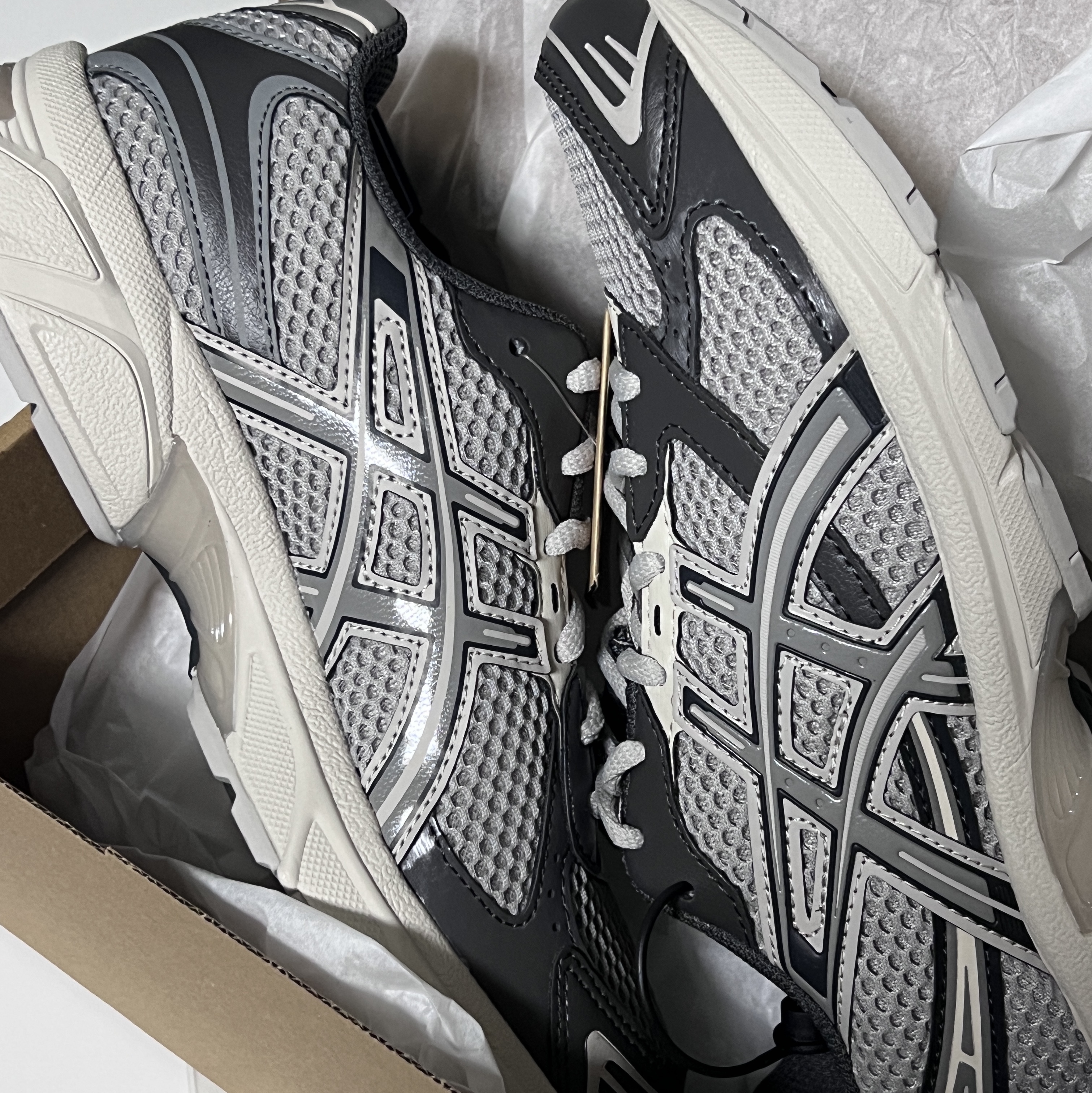 Asics Gel-1130 Oyster Grey Clay Grey 착용 스타일 - 3