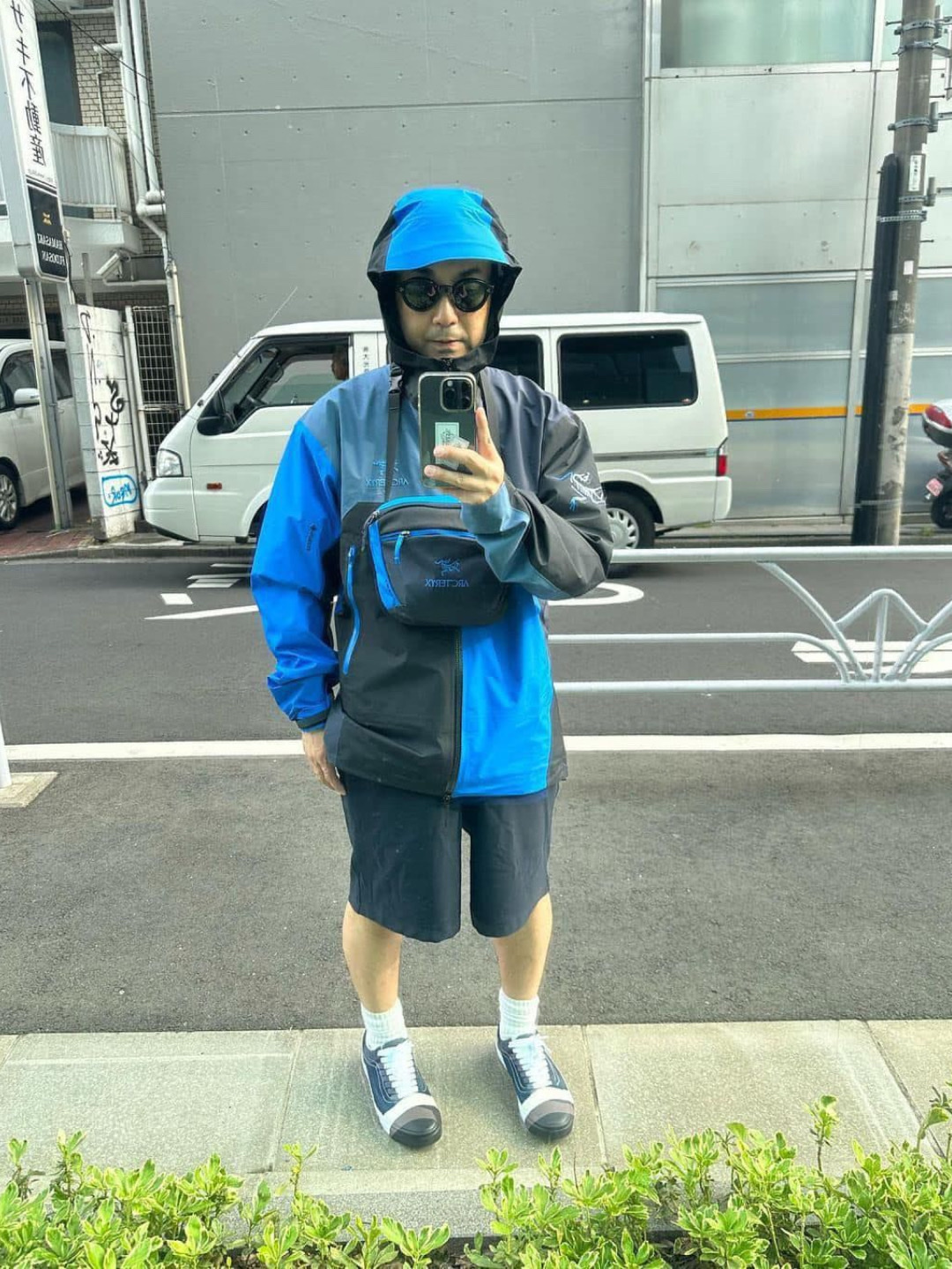 Arc'teryx x Beams Beta Jacket Boro Blue, Arc'teryx x Beams Dimensions Beta Jacket Multi 착용 스타일 - 2