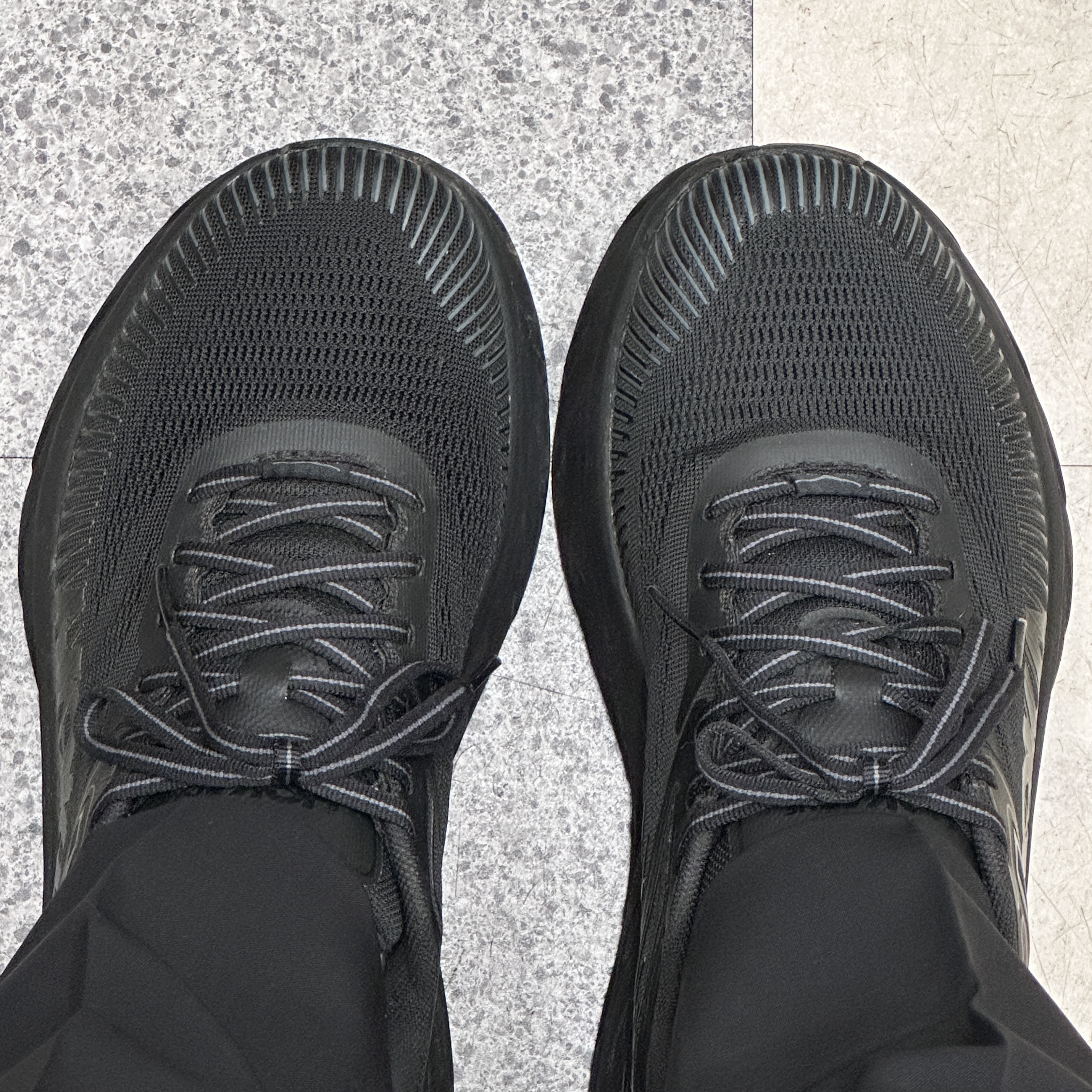 Hoka Bondi 7 Black - X-Wide 착용 스타일