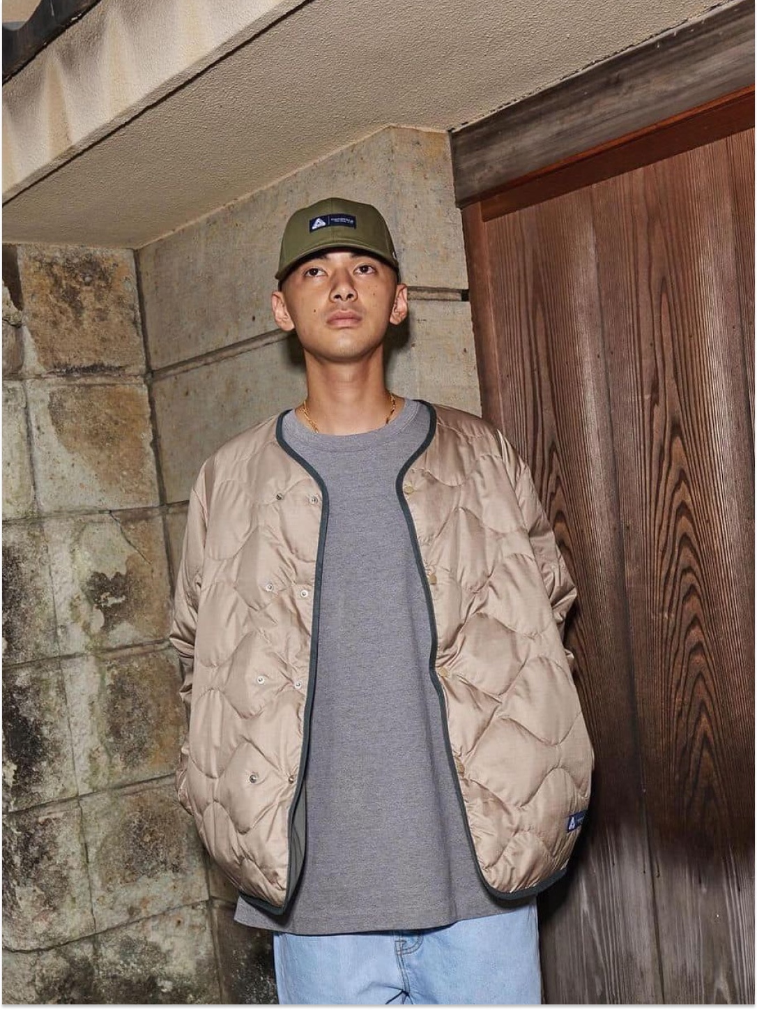 Nanaica x Palace Gore-Tex Hooded Coat Sage Green - 23FW, Nanamica x Palace Gore-Tex Cap Dark Navy - 23FW 착용 스타일 - 6