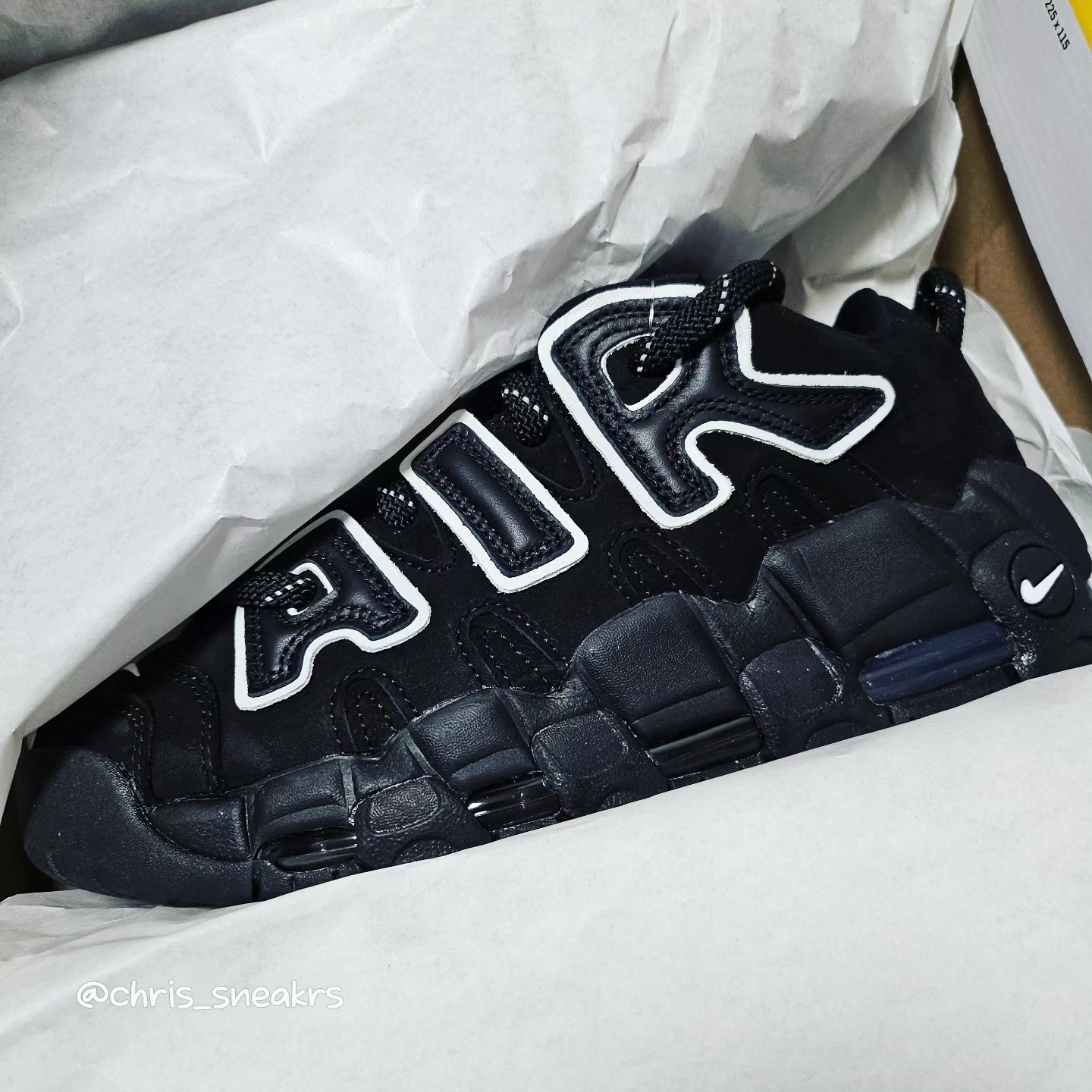 Nike x Ambush Air More Uptempo Low Black and White 착용 스타일 - 3