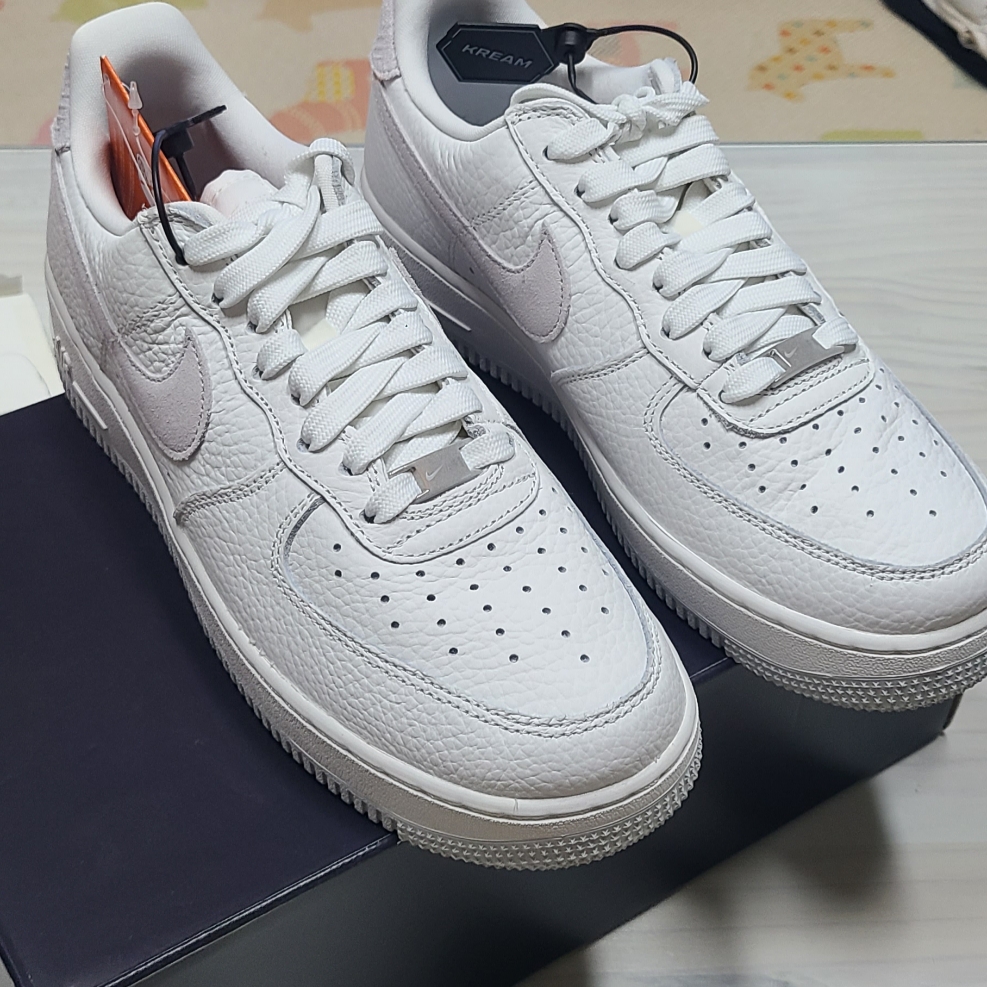 Nike Air Force 1 '07 Craft White Photon Dust 착용 스타일