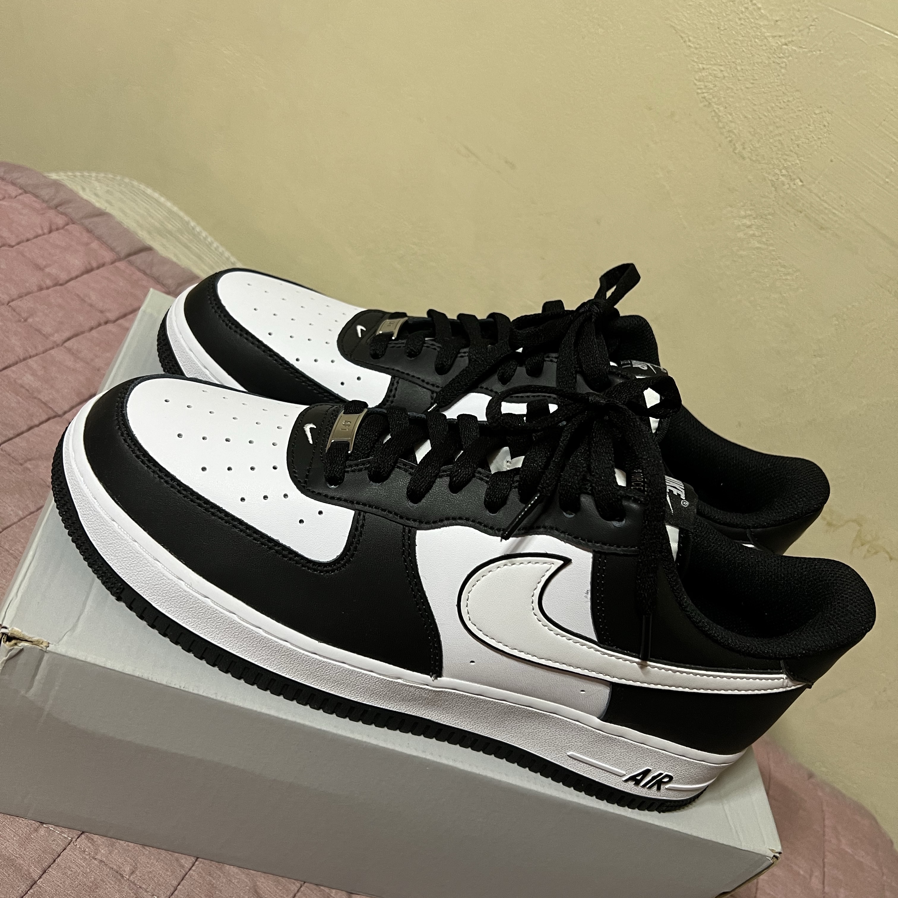 Nike Air Force 1 '07 Black White 착용 스타일