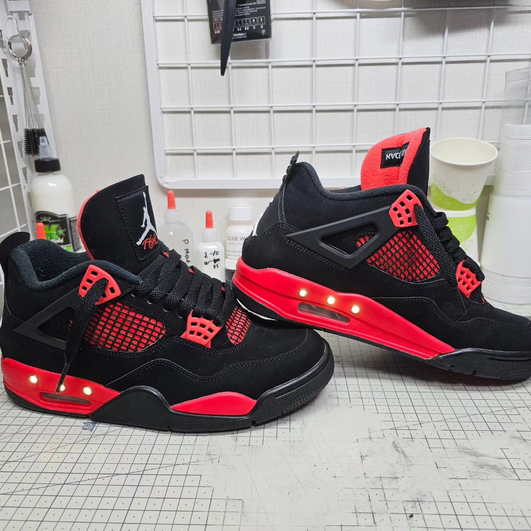 Jordan 4 Retro Crimson 착용 스타일 - 2