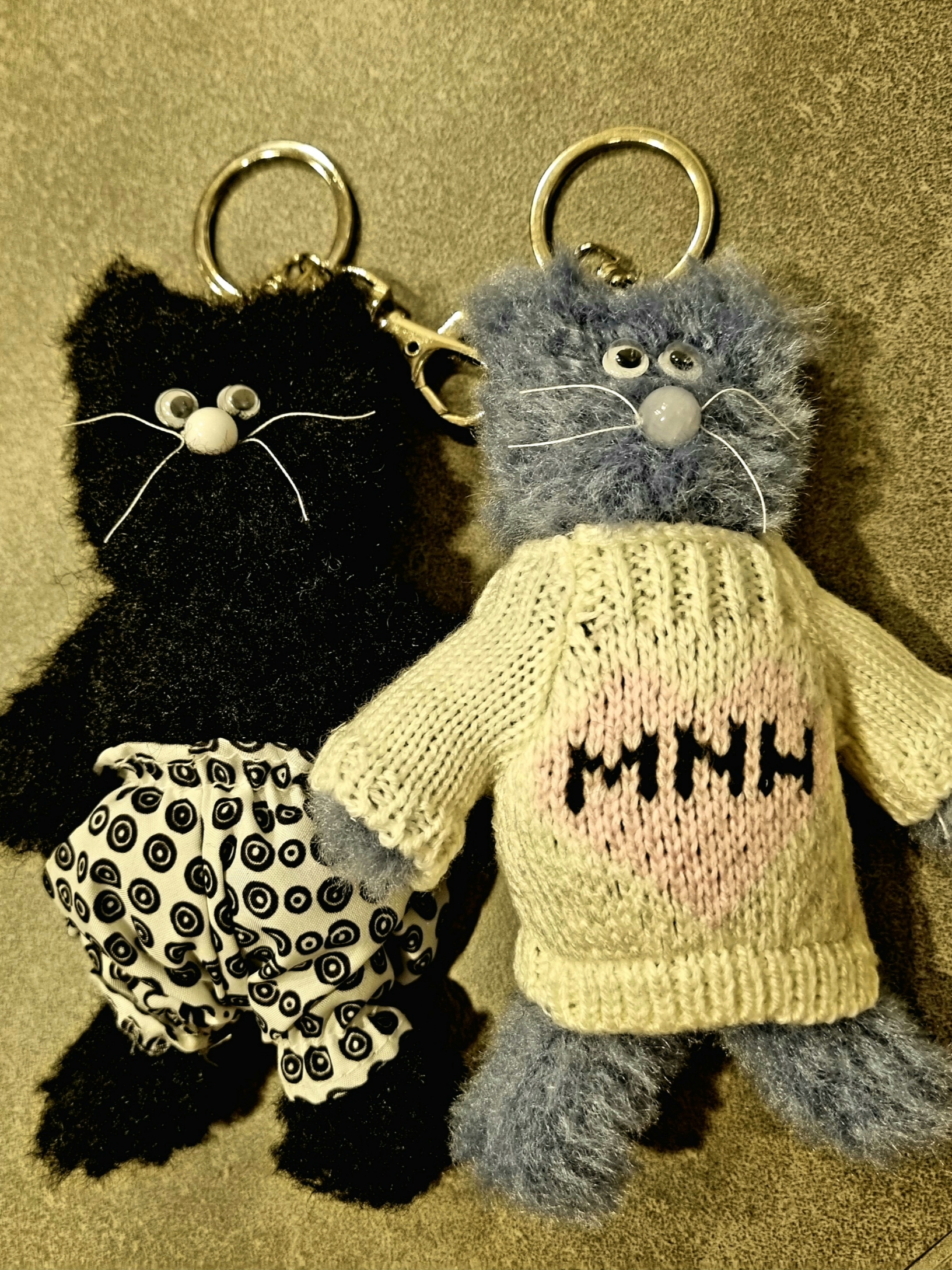 Monamhee Love Flexy Keyring Blue 착용 스타일 - 3