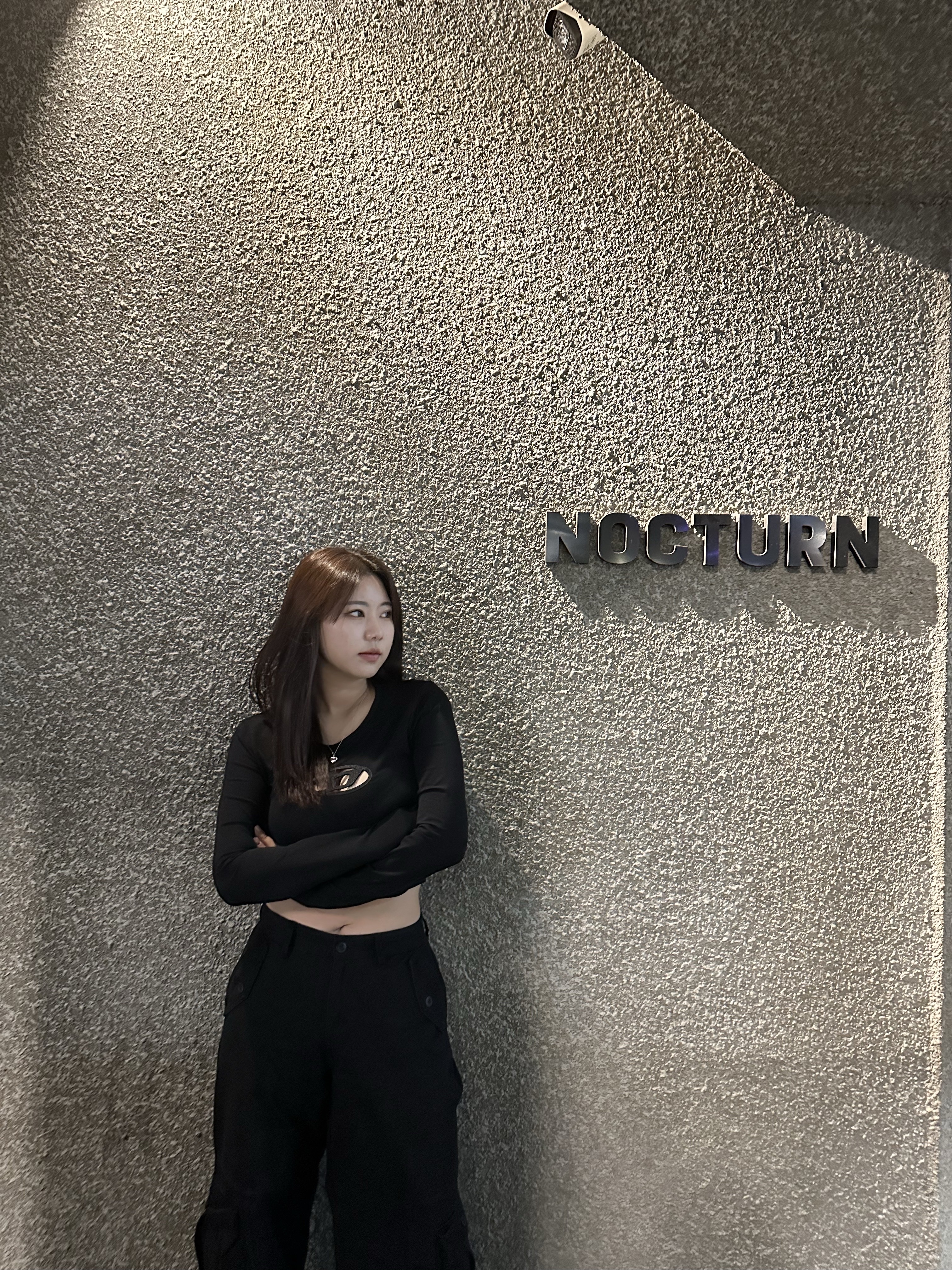 (W) Diesel T-Angie-LS Oval D Long Sleeve Black, (W) Nike Air Force 1 '07 Low Triple Black 착용 스타일 - 2