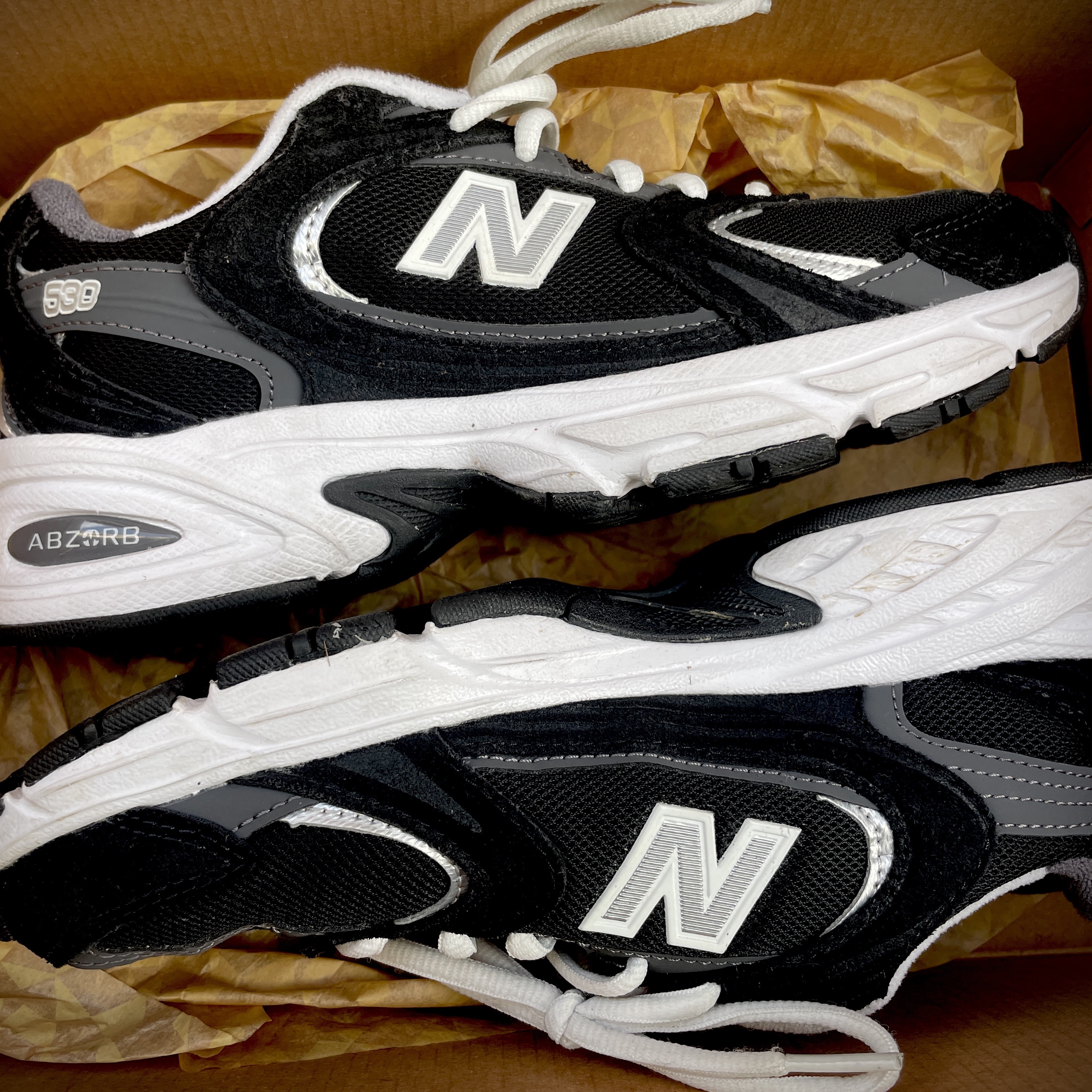 New Balance 530 Classic Black 착용 스타일 - 2